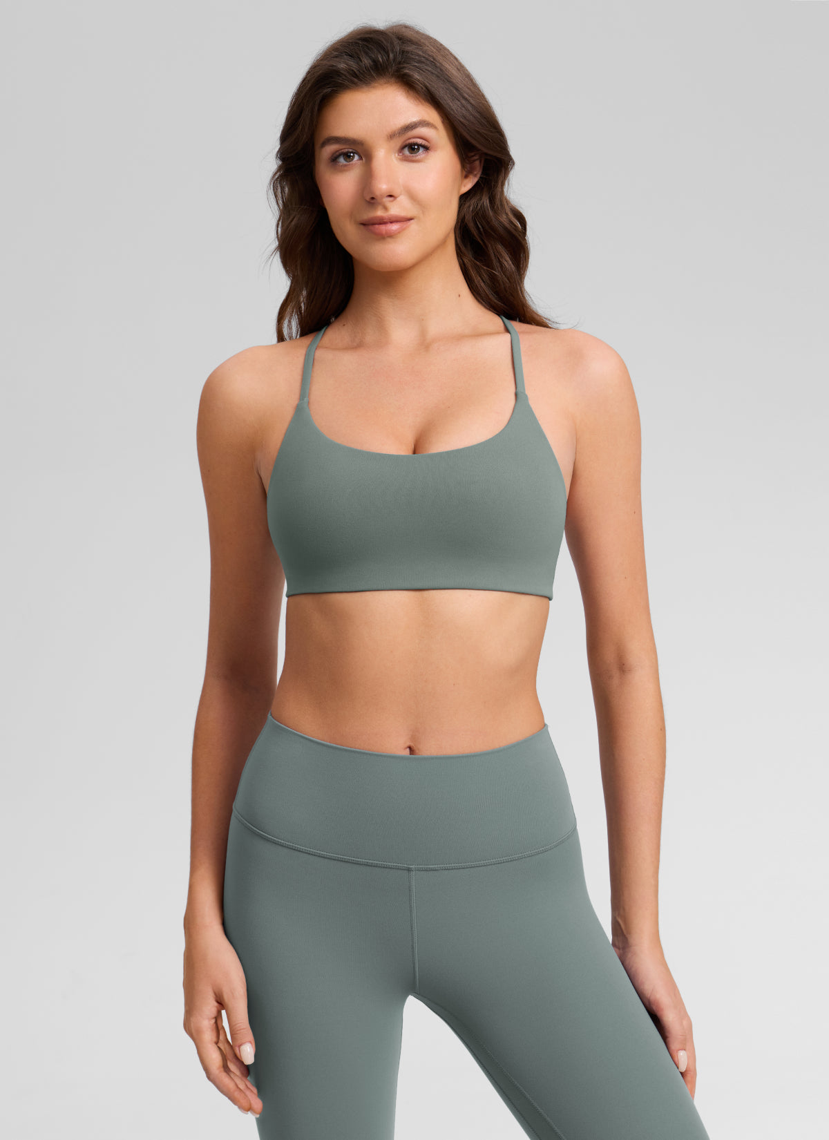 CRZ YOGA Bra Olahraga Wanita Butterlift® dengan Potongan Punggung V dan Lapisan Ganda, Warna Abu-abu Sage