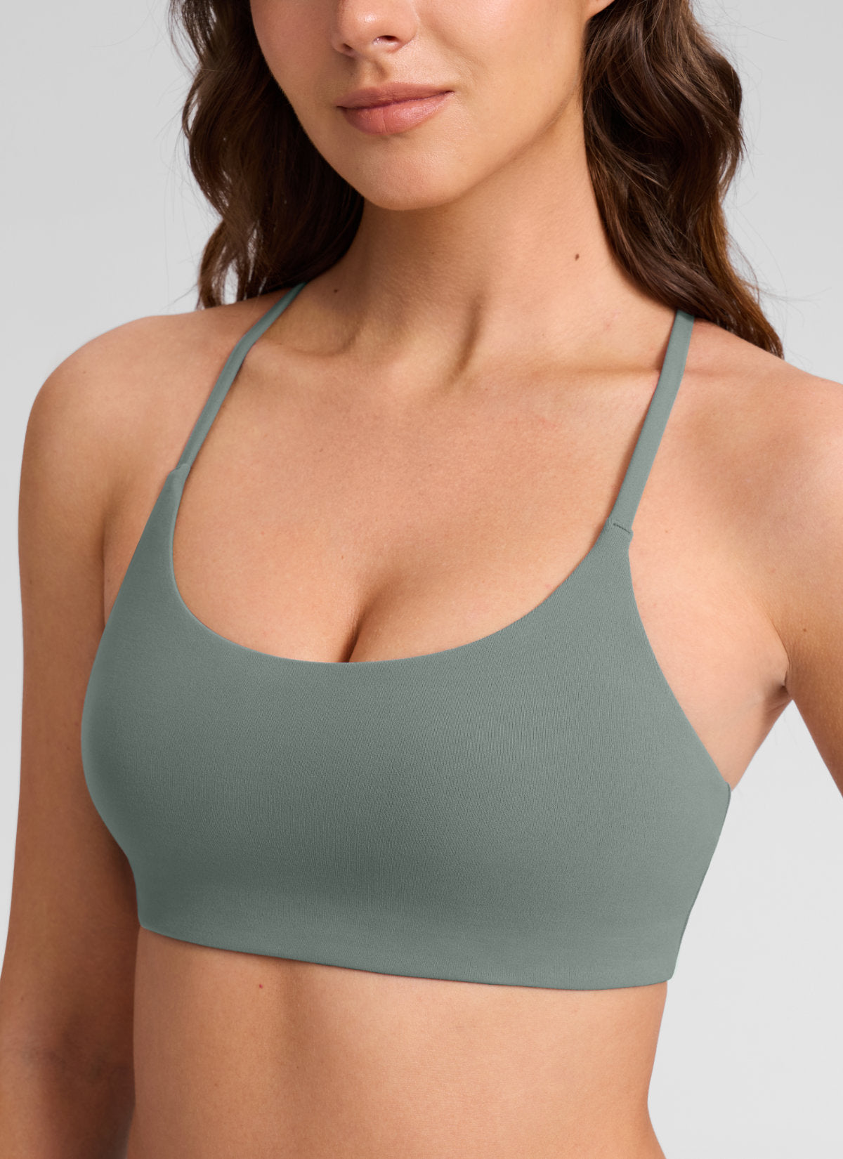 CRZ YOGA Bra Olahraga Wanita Butterlift® dengan Potongan Punggung V dan Lapisan Ganda, Warna Abu-abu Sage