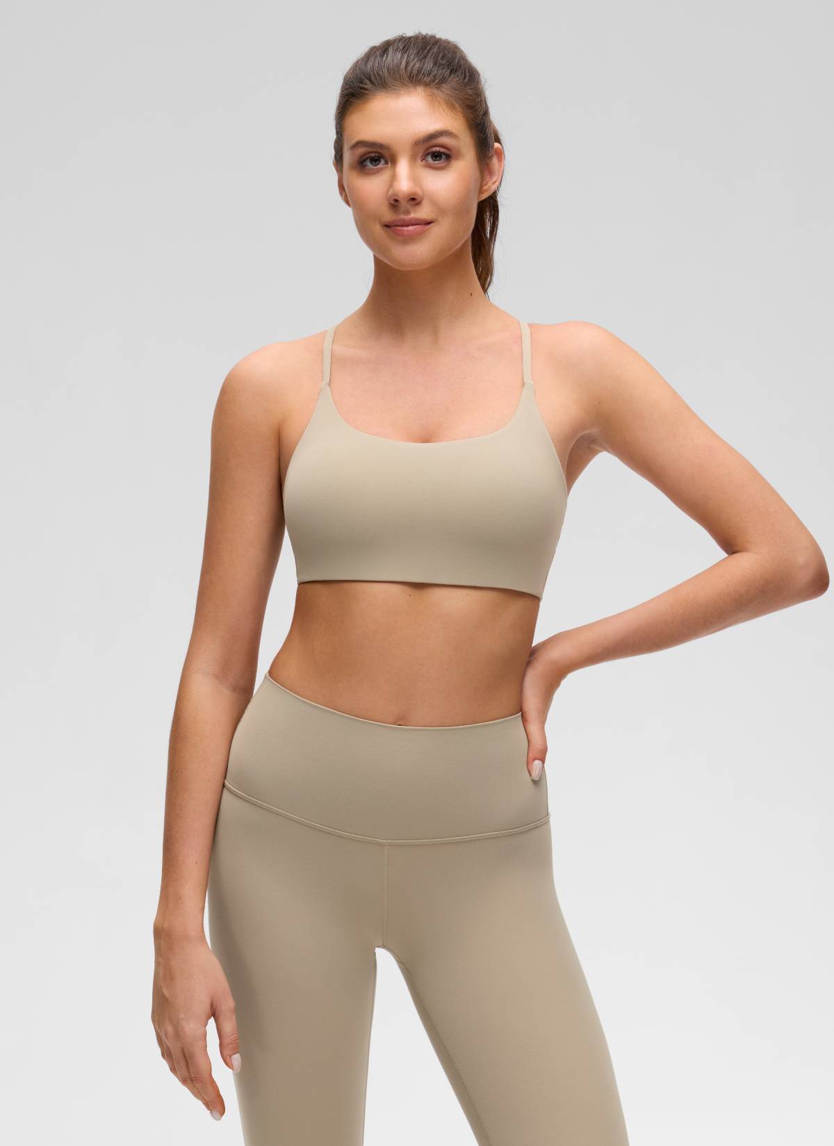 CRZ YOGA Bra Olahraga Wanita dengan Leher Bulat, Desain Twist, dan Punggung Silang " Butterluxe " Warna Oak