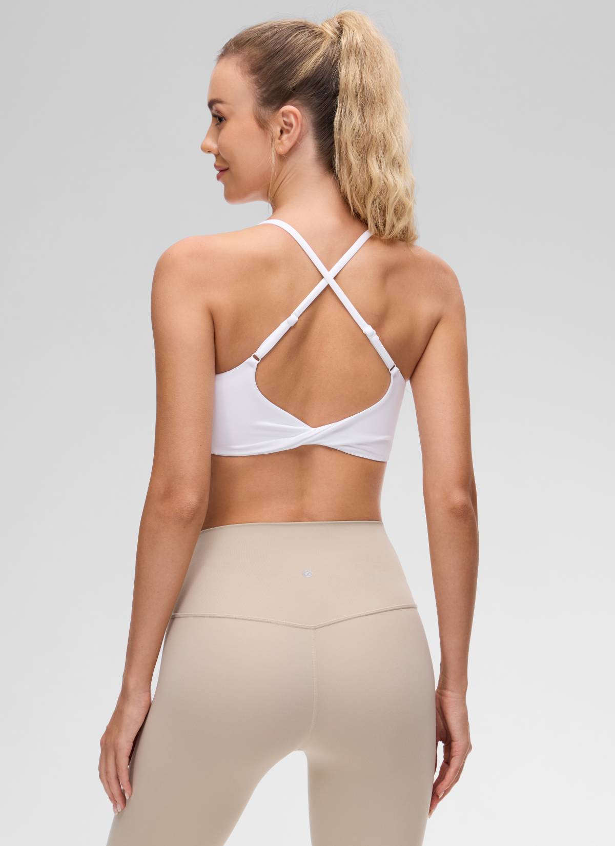 CRZ YOGA Bra Olahraga Wanita dengan Leher Bulat, Desain Twist, dan Punggung Silang untuk Yoga " Butterluxe " Warna Putih