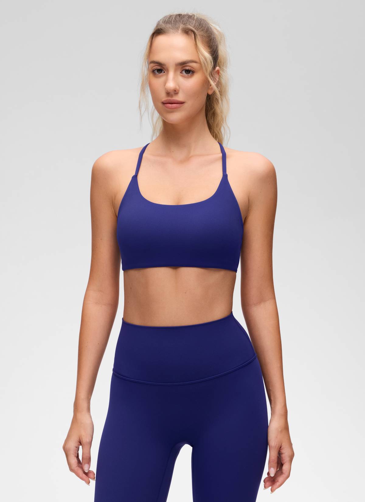 CRZ YOGA Bra Olahraga Wanita dengan Leher Bulat, Desain Twist, dan Punggung Silang untuk Yoga " Butterluxe " - Warna Biru Larkspur