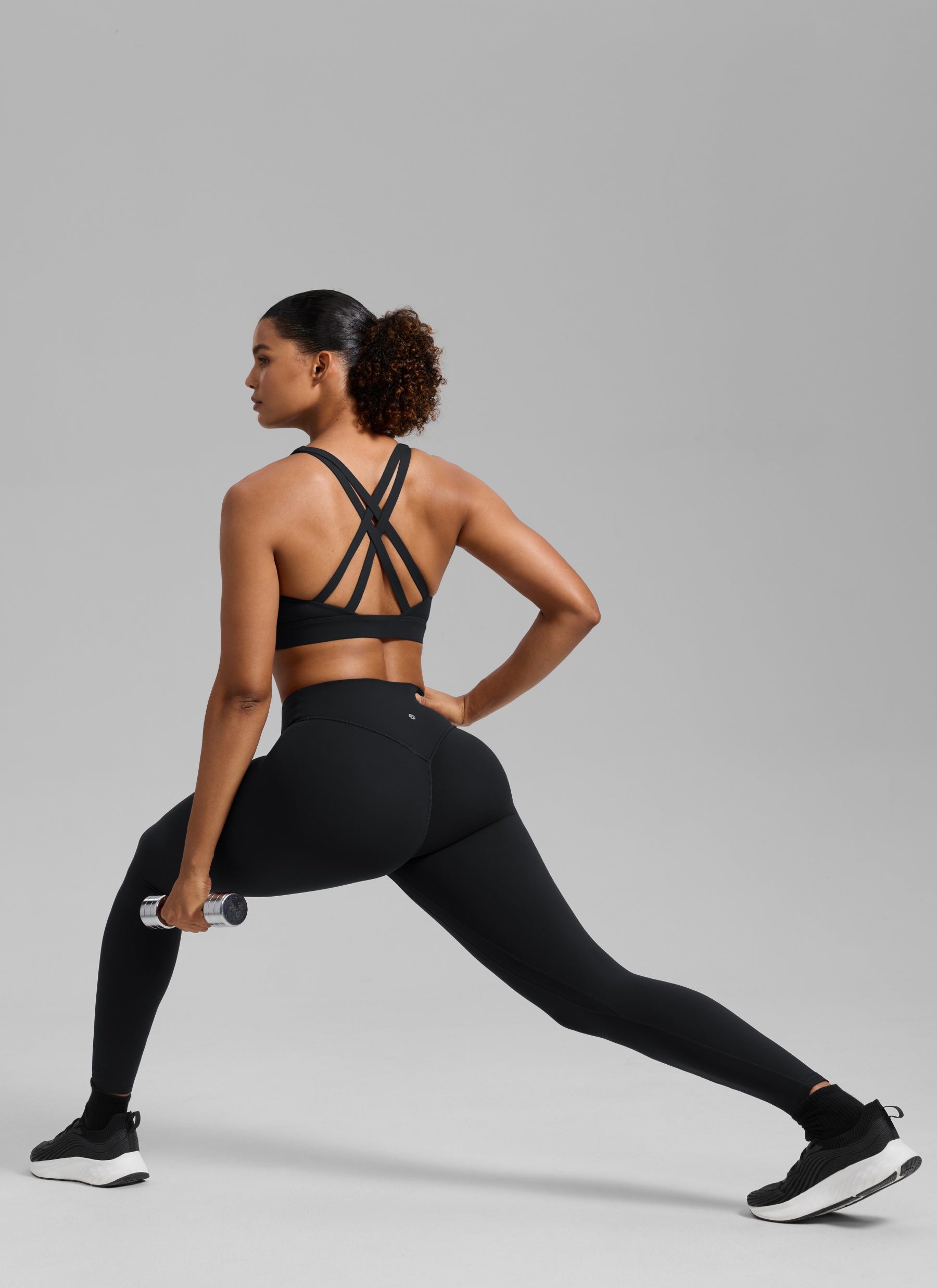 CRZ YOGA Bra Olahraga Wanita Butterlift® untuk Latihan, Leher Bulat, Punggung Silang, Warna Hitam