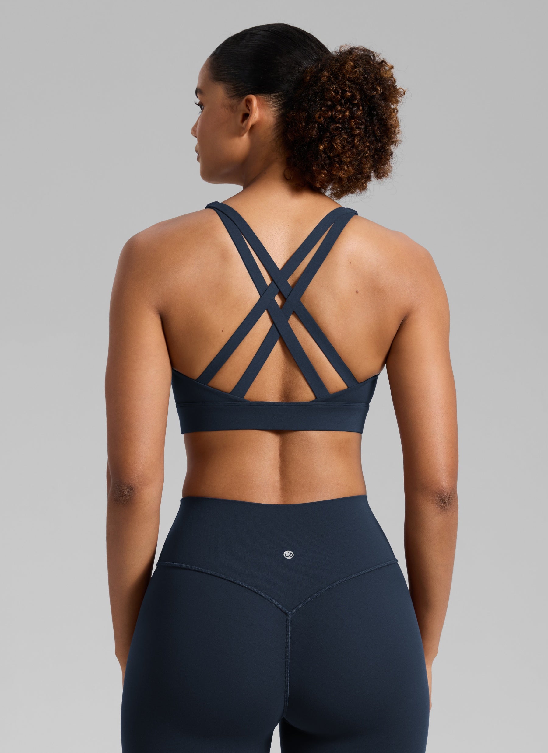 CRZ YOGA Bra Olahraga Wanita Butterlift® dengan Leher Bulat dan Punggung Silang, Warna True Navy