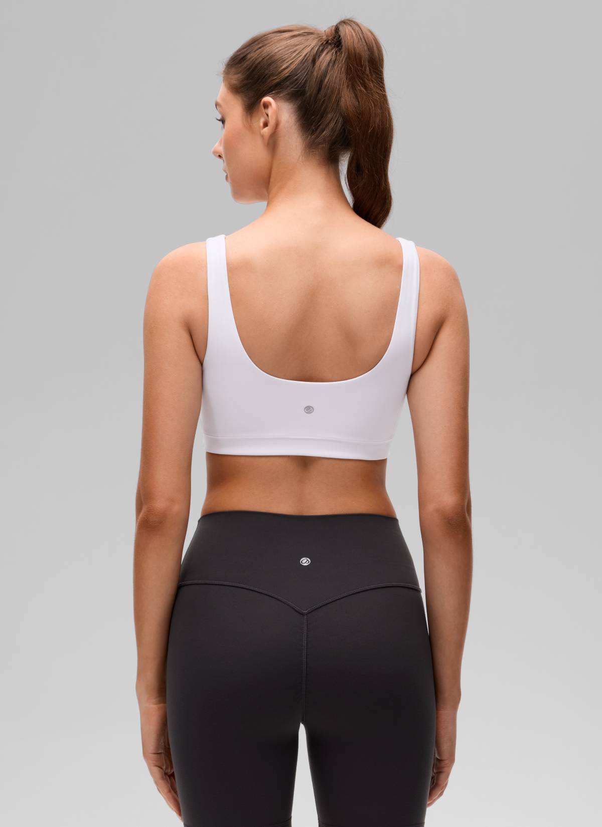 CRZ YOGA Bra Olahraga Wanita dengan Punggung Terbuka ( Butterluxe ) Dukungan Ringan, Warna Putih