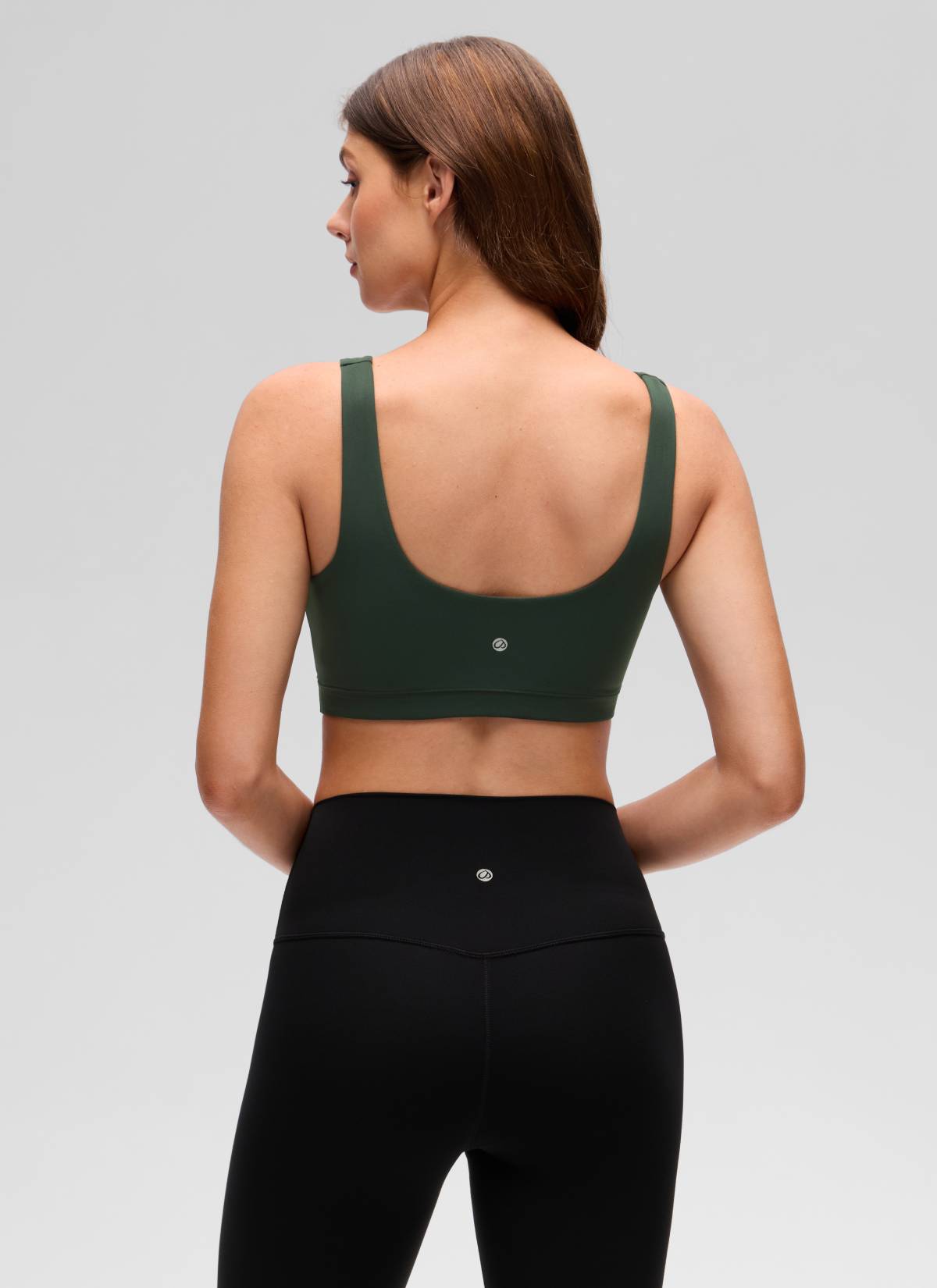CRZ YOGA Bra Olahraga Wanita dengan Punggung Terbuka ( Butterluxe ) Dukungan Ringan, Warna Hijau Legend