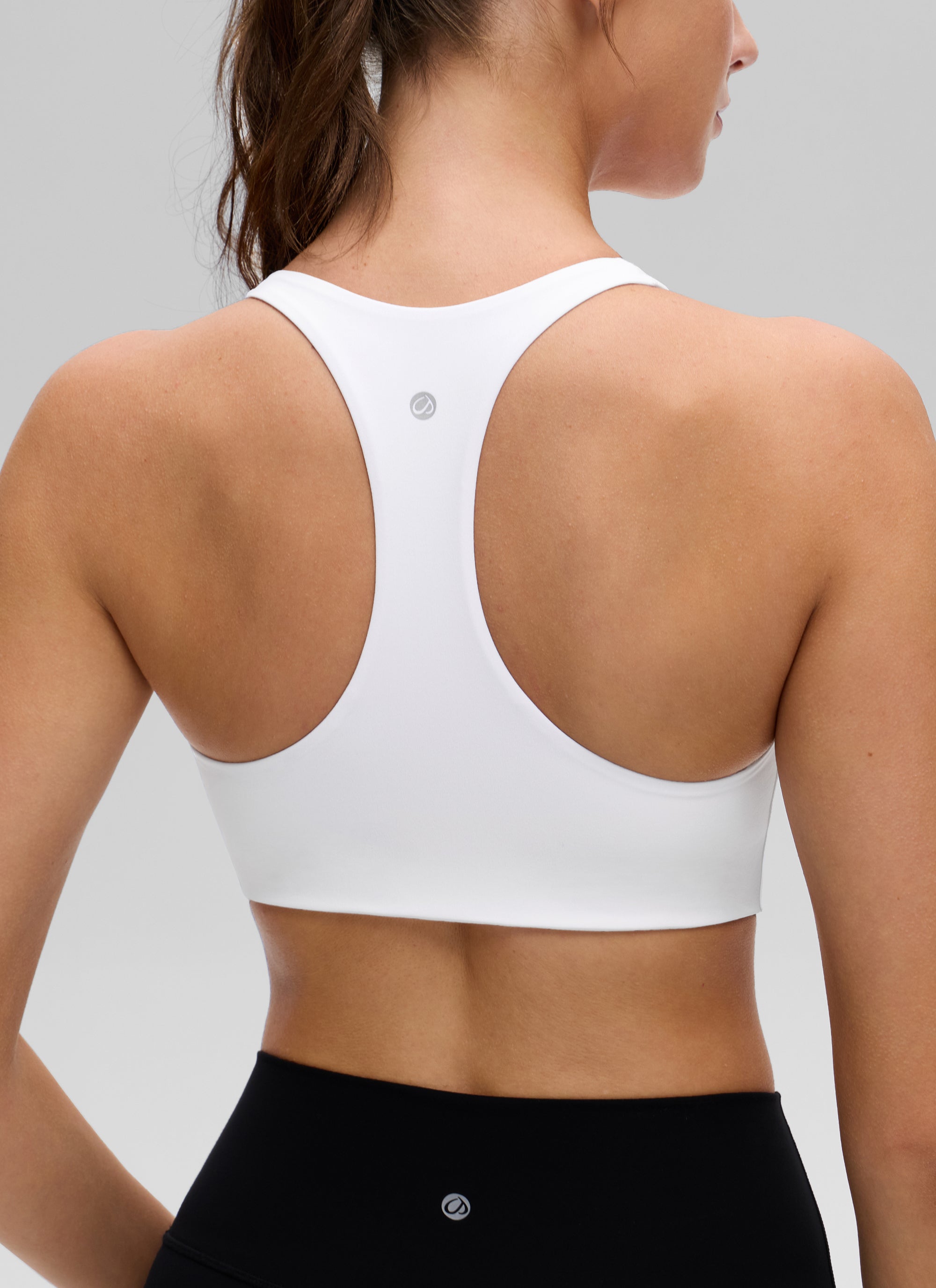 CRZ YOGA Pakaian Yoga Wanita " Butterluxe " dengan Leher V dan Punggung RacerBack, Dilengkapi Bra Olahraga Terintegrasi, Warna Putih