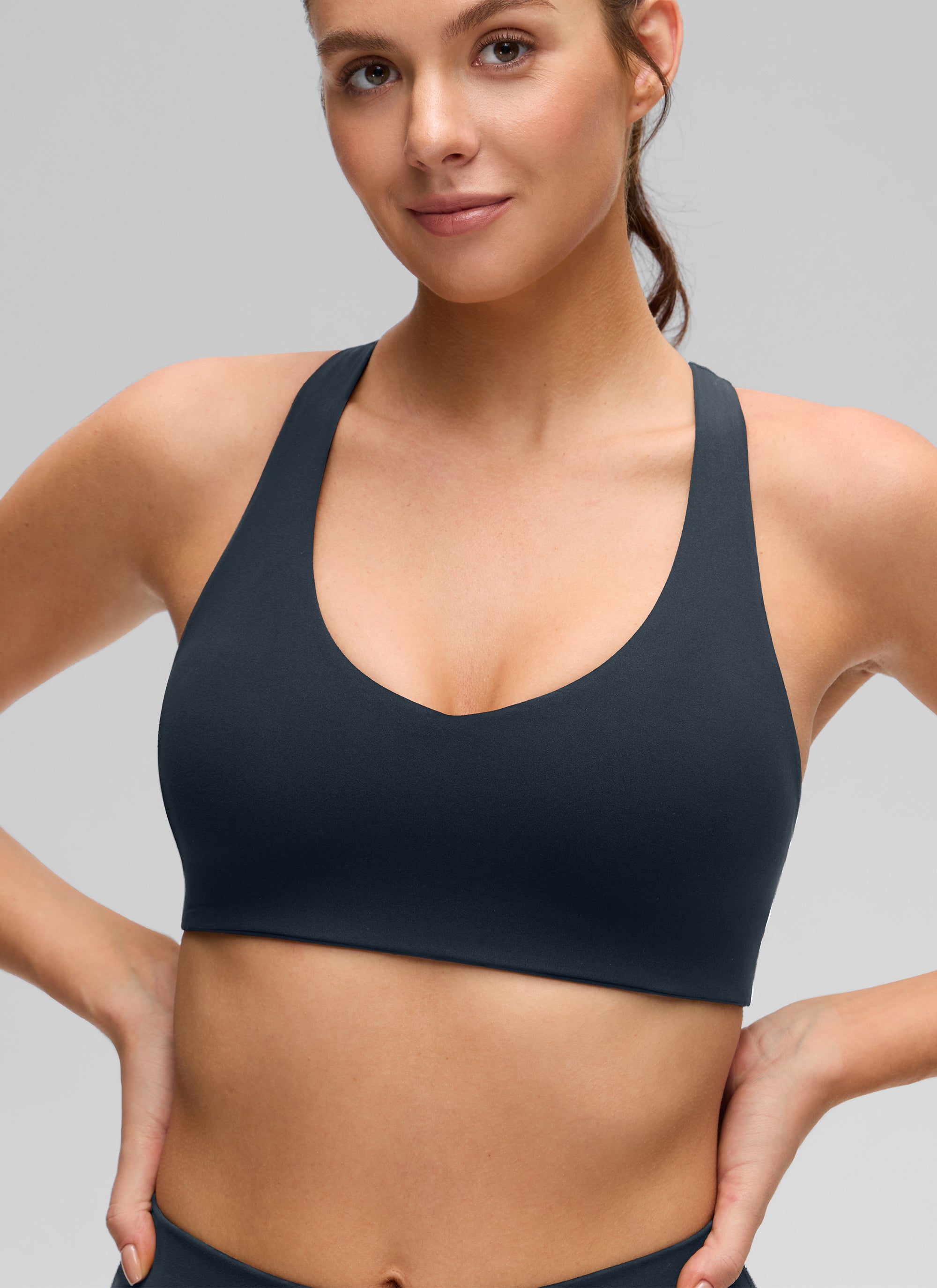 CRZ YOGA Pakaian Yoga Wanita " Butterluxe " dengan Leher V dan Punggung RacerBack, Dilengkapi Bra Olahraga, Warna True Navy
