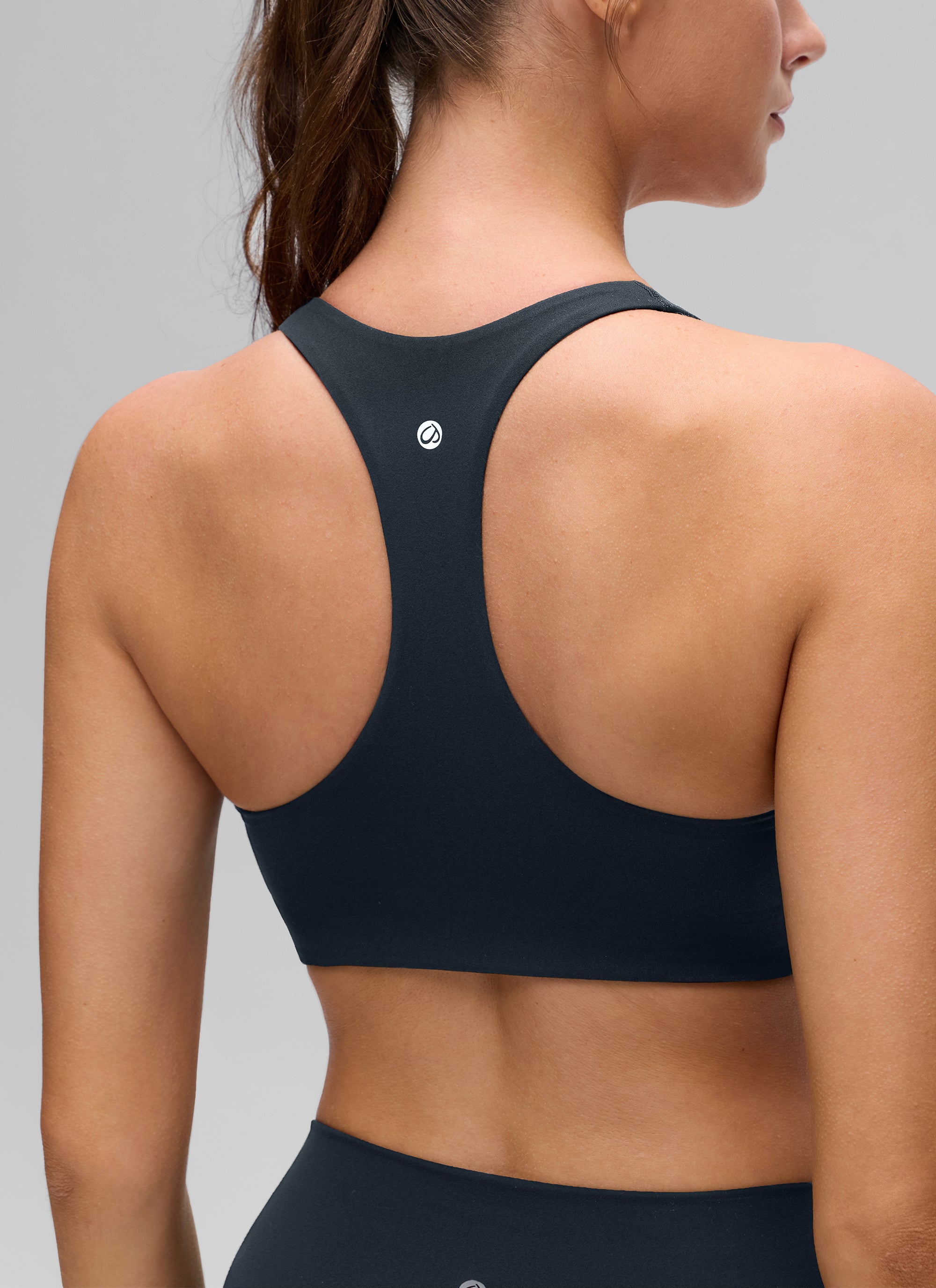 CRZ YOGA Pakaian Yoga Wanita " Butterluxe " dengan Leher V dan Punggung RacerBack, Dilengkapi Bra Olahraga, Warna True Navy