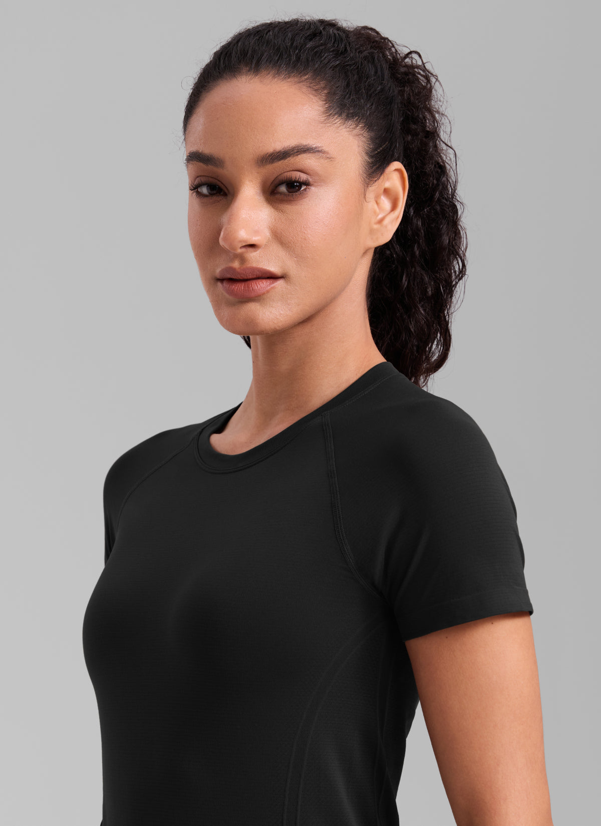 CRZ YOGA Kaos Lari Wanita Model Klasik " Seamless " Lengan Pendek Warna Hitam