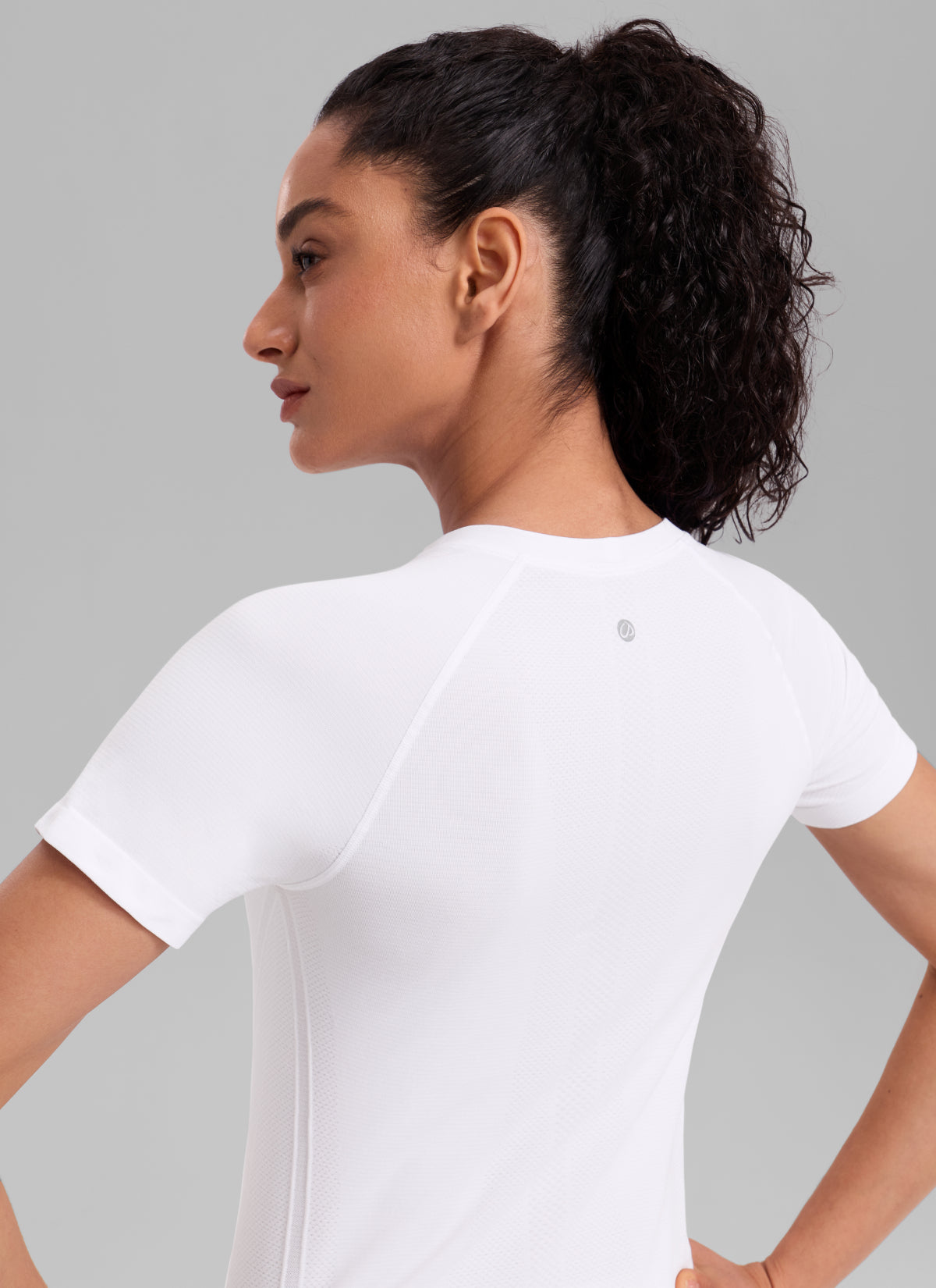 CRZ YOGA Kaos Lari Wanita Model Klasik " Seamless " Lengan Pendek Warna Putih