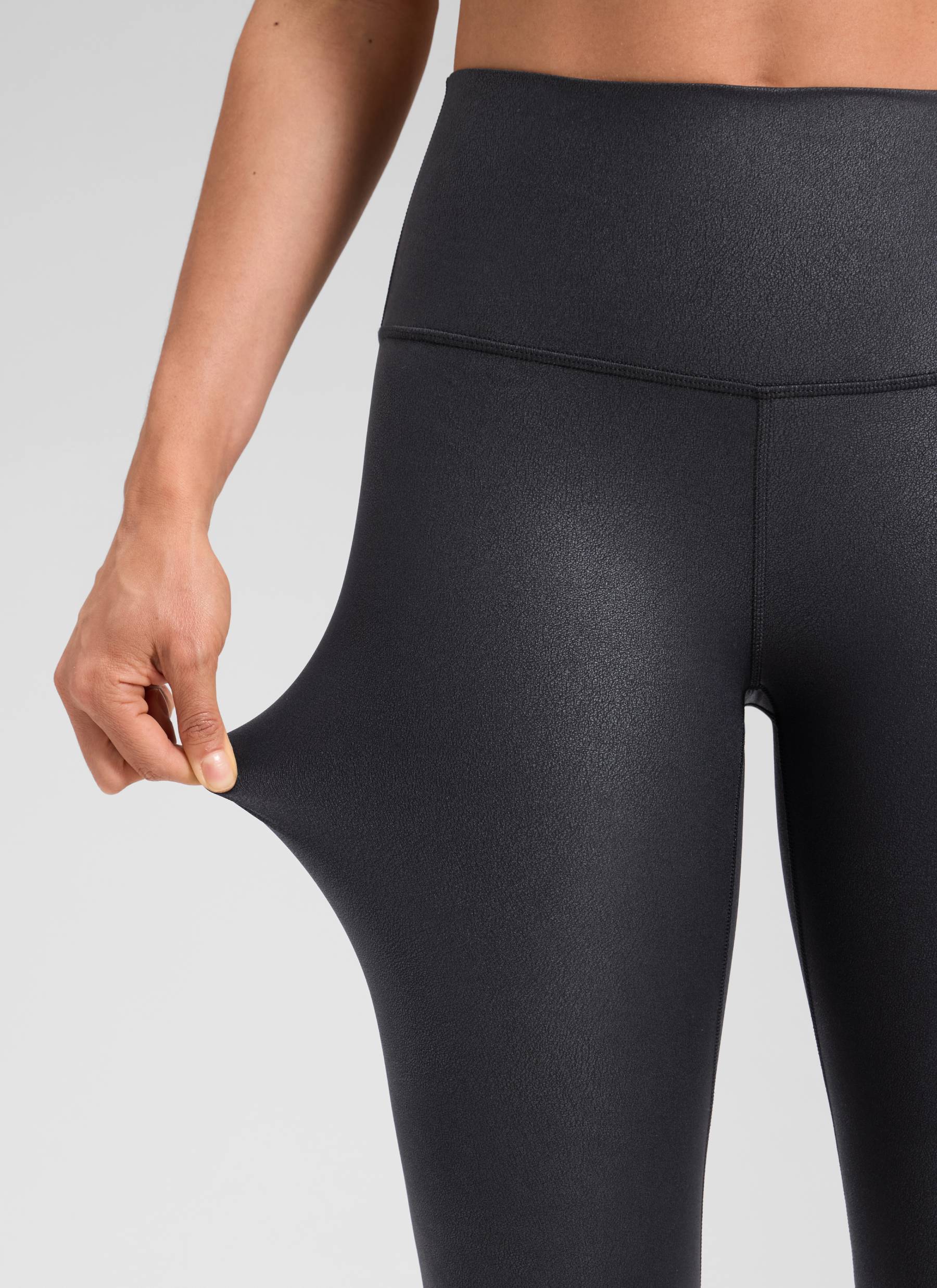 CRZ YOGA Legging Wanita dari Bahan Kulit Sintetis Matte " Butterluxe " Ukuran 28' dengan Motif Foil Hitam
