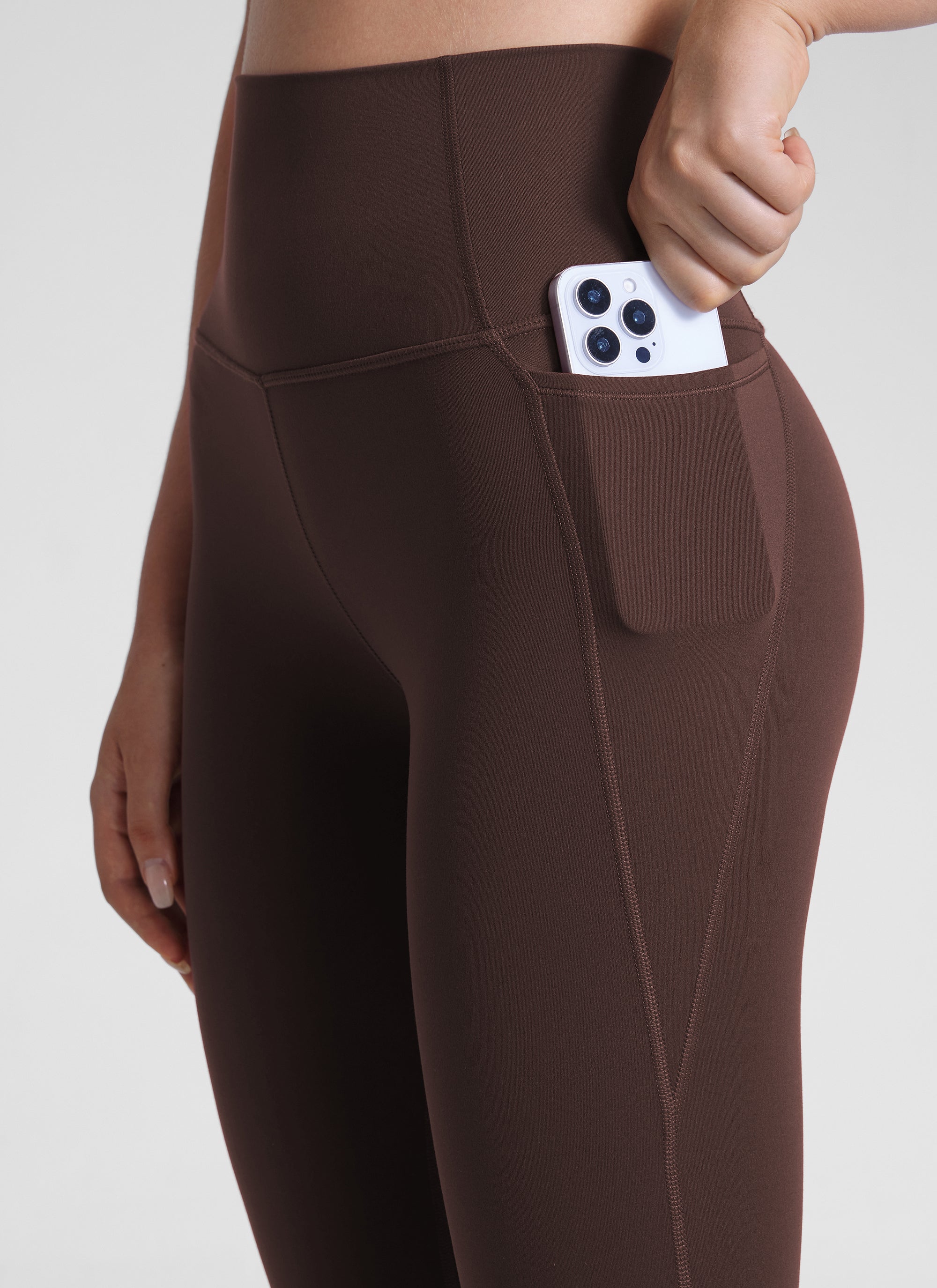 CRZ YOGA Legging Wanita Model Yoga Lounge dengan Pinggang Tinggi dan Saku " Butterluxe " 25'' Warna Cokelat Hot Fudge