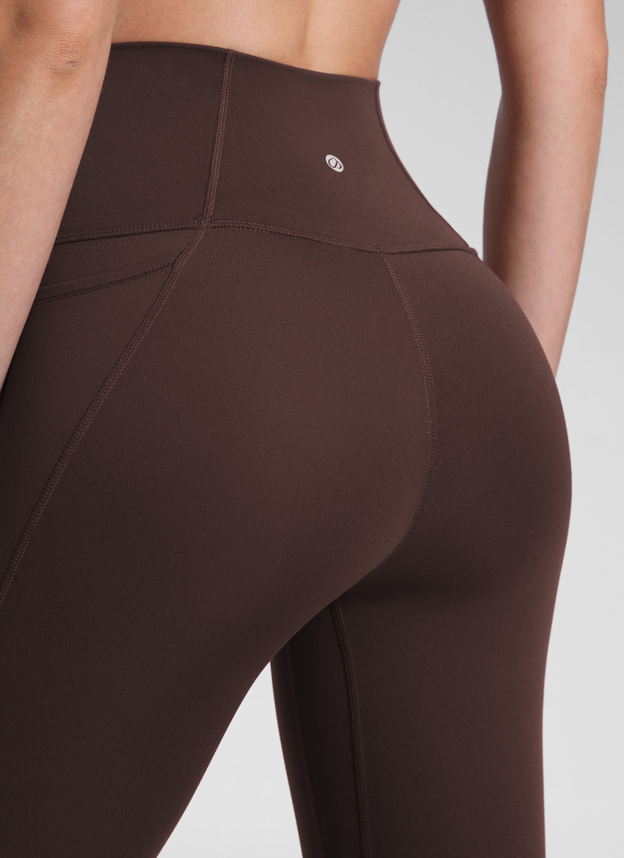CRZ YOGA Legging Wanita Model Yoga Lounge dengan Pinggang Tinggi dan Saku " Butterluxe " 25'' Warna Cokelat Hot Fudge