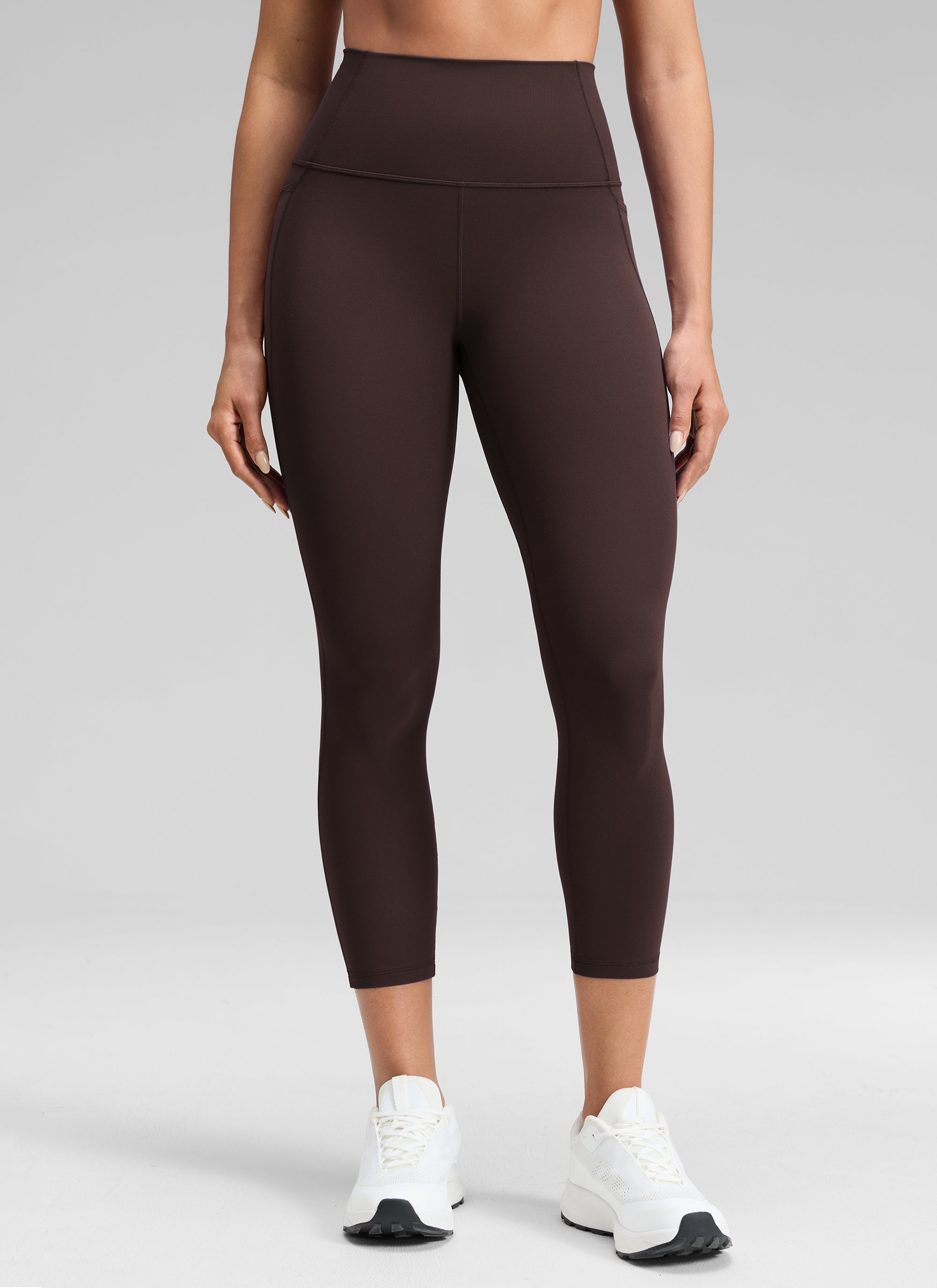 CRZ YOGA Legging Capri Wanita dengan Pinggang Tinggi dan Saku, Model " Butterluxe ", Panjang 23 inci, Warna Cokelat Hot Fudge