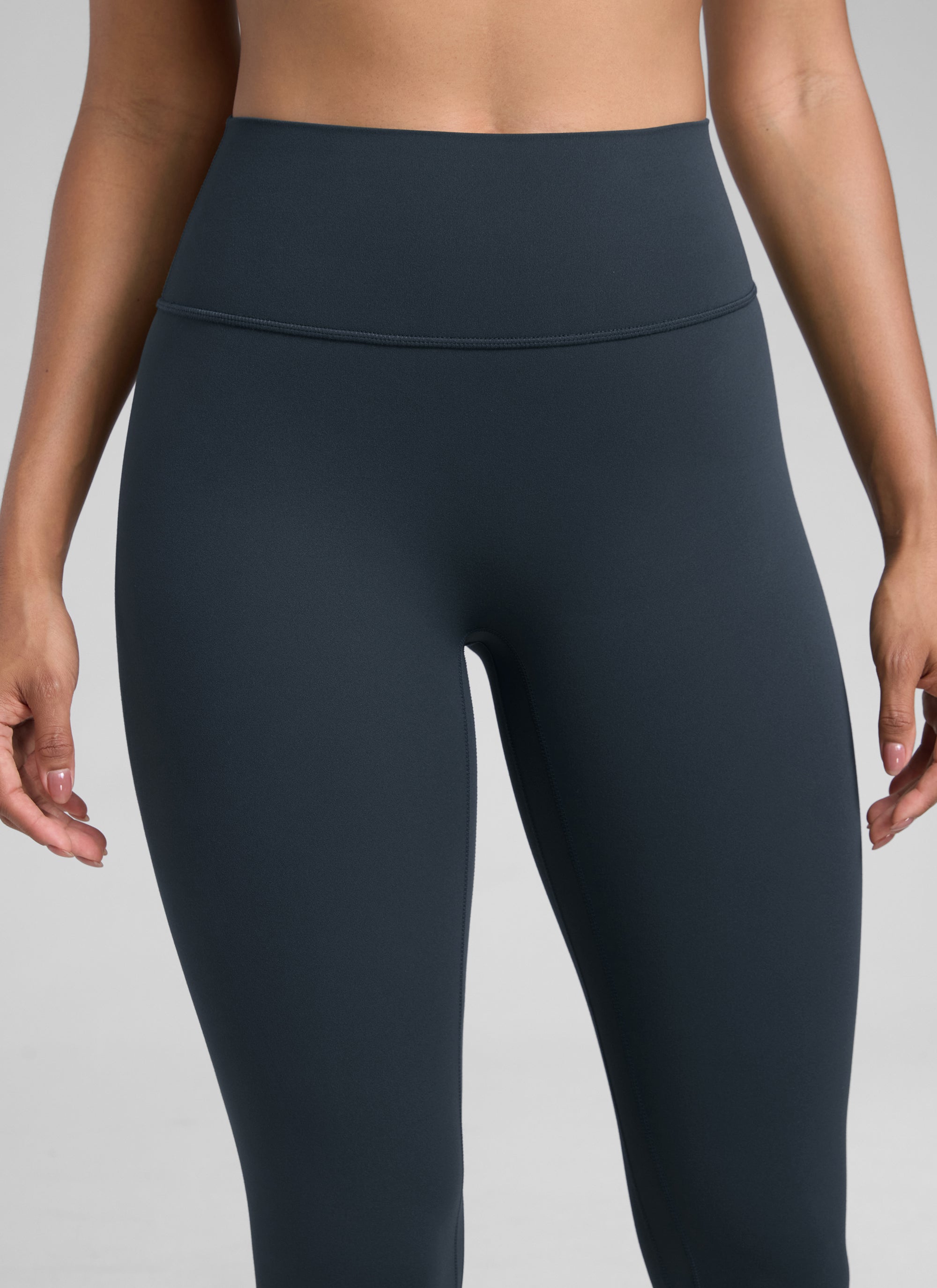 CRZ YOGA Legging Wanita dengan Potongan Tinggi " Butterlift " yang Menonjolkan Bokong, Tanpa Jahitan Depan, Warna True Navy