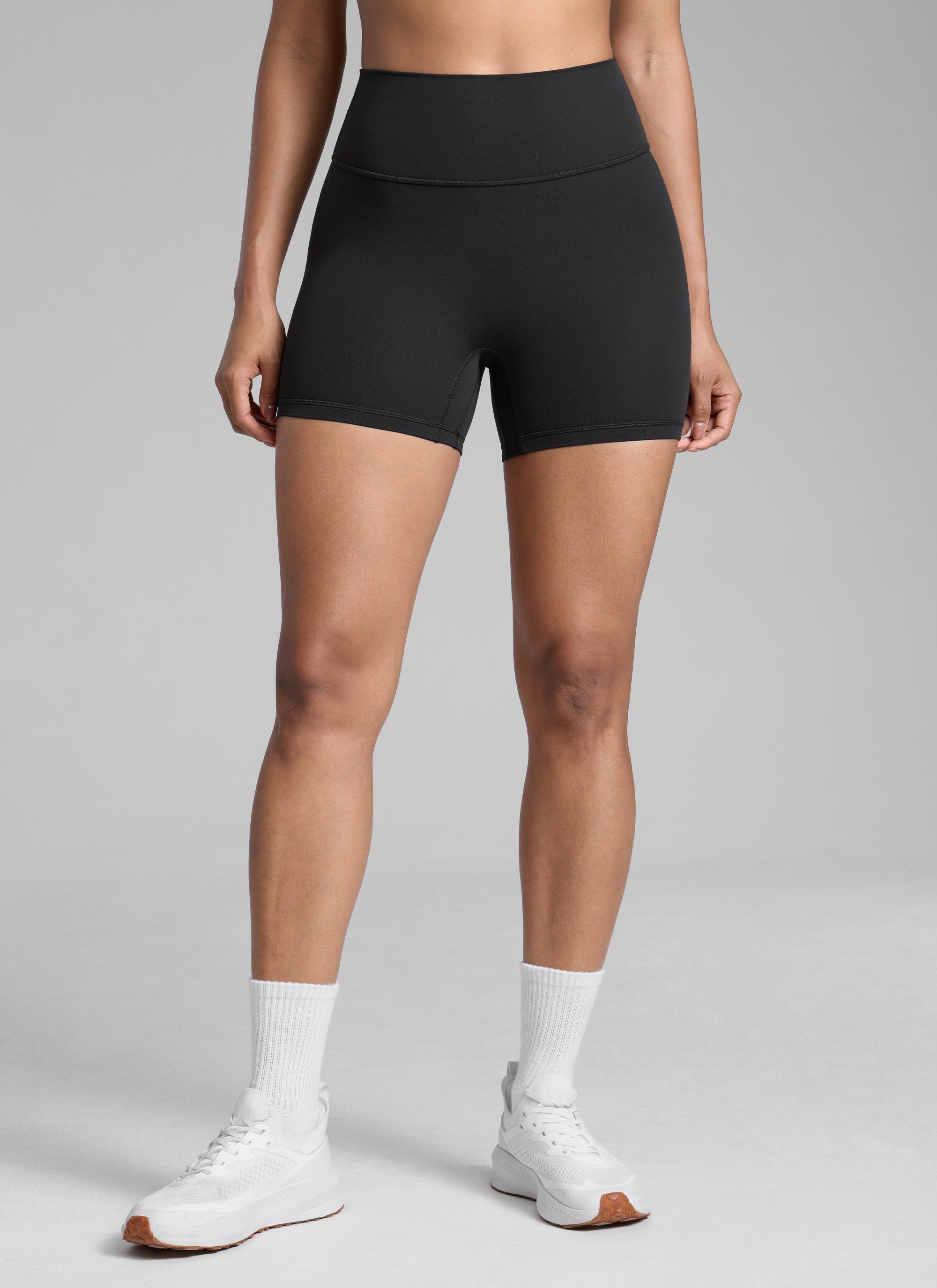 CRZ YOGA Celana Pendek Sepeda Olahraga Wanita " Butterlift " dengan Desain "Scrunch Butt" - Hitam