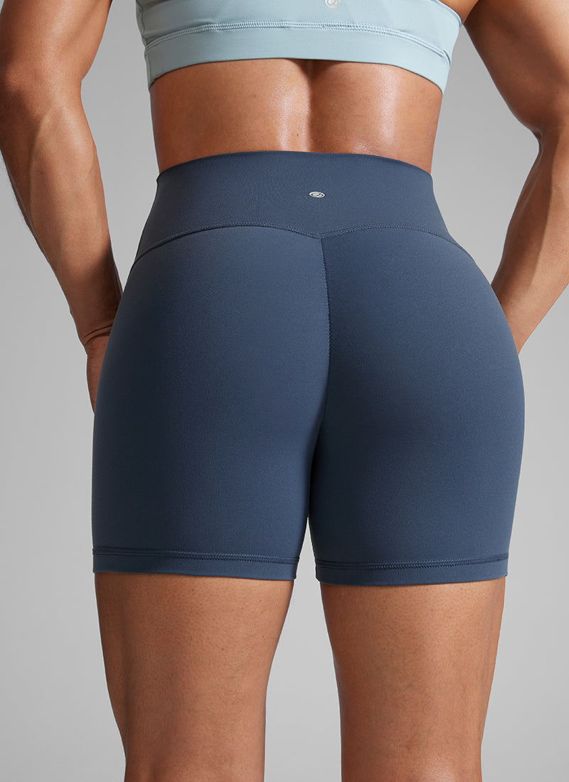 CRZ YOGA Celana Pendek Sepeda Olahraga Wanita " Butterlift " dengan Desain "Scrunch Butt" dari Stelindigo