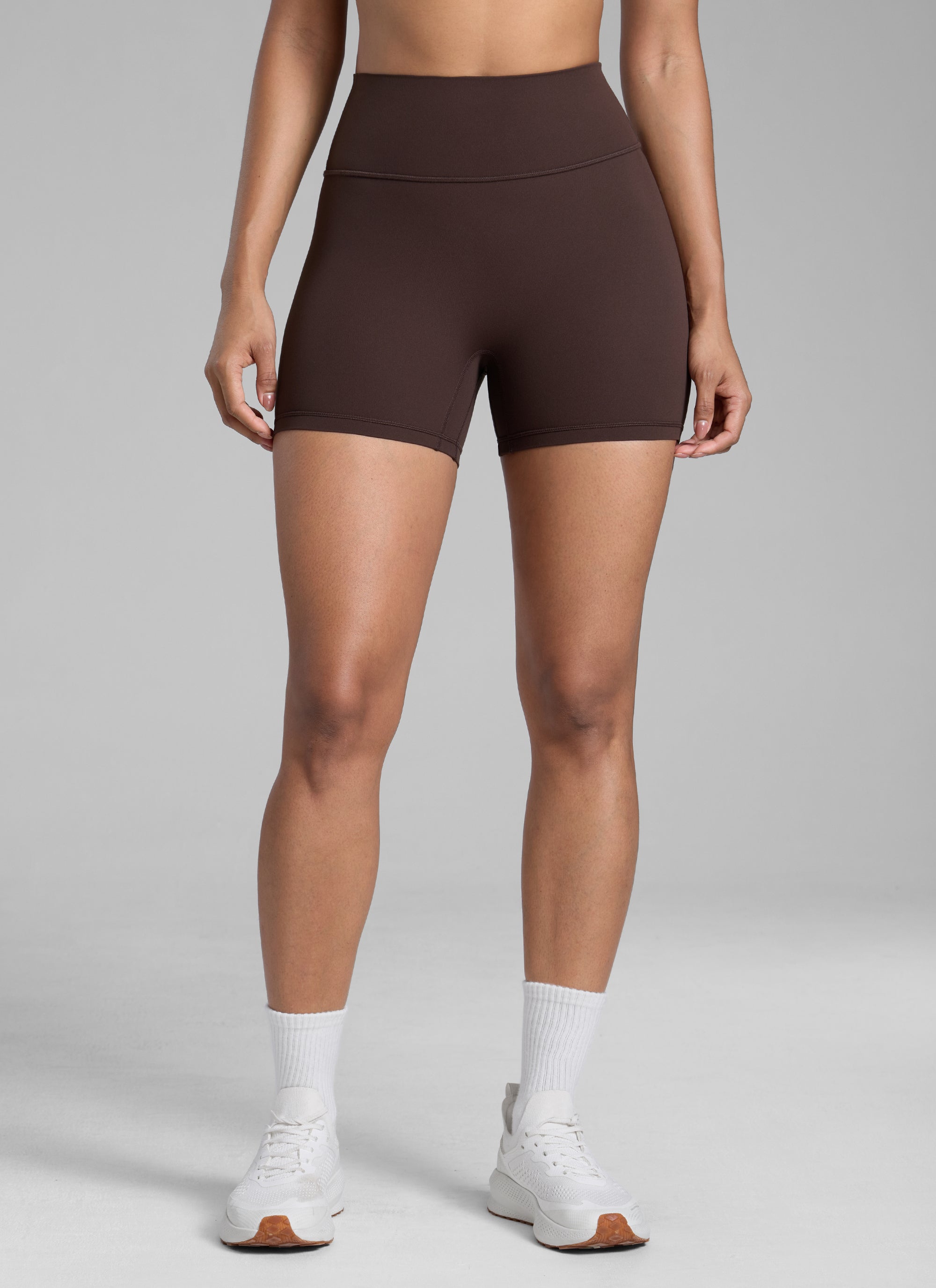 CRZ YOGA Celana Pendek Sepeda Olahraga Wanita " Butterlift " dengan Desain "Scrunch Butt" untuk Latihan Atletik, Warna Hot Fudge Brown