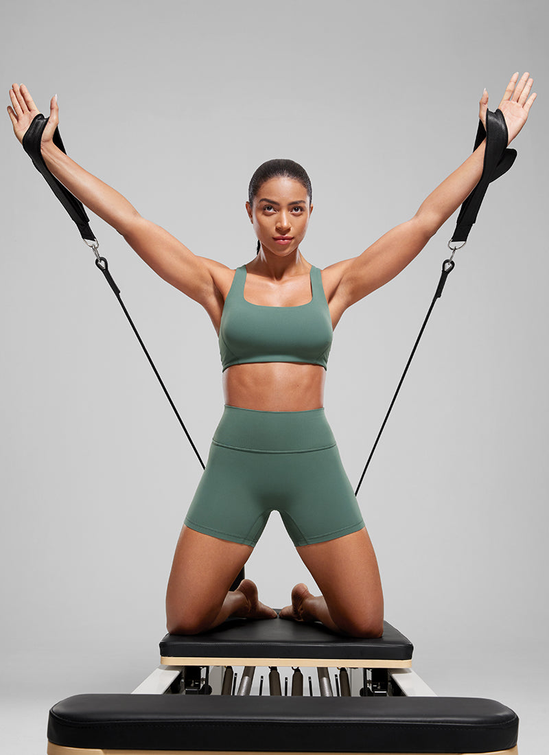 CRZ YOGA Celana Pendek Sepeda Olahraga Wanita " Butterlift " dengan Desain "Scrunch Butt" untuk Latihan Atletik, Warna Hijau Hutan Gelap
