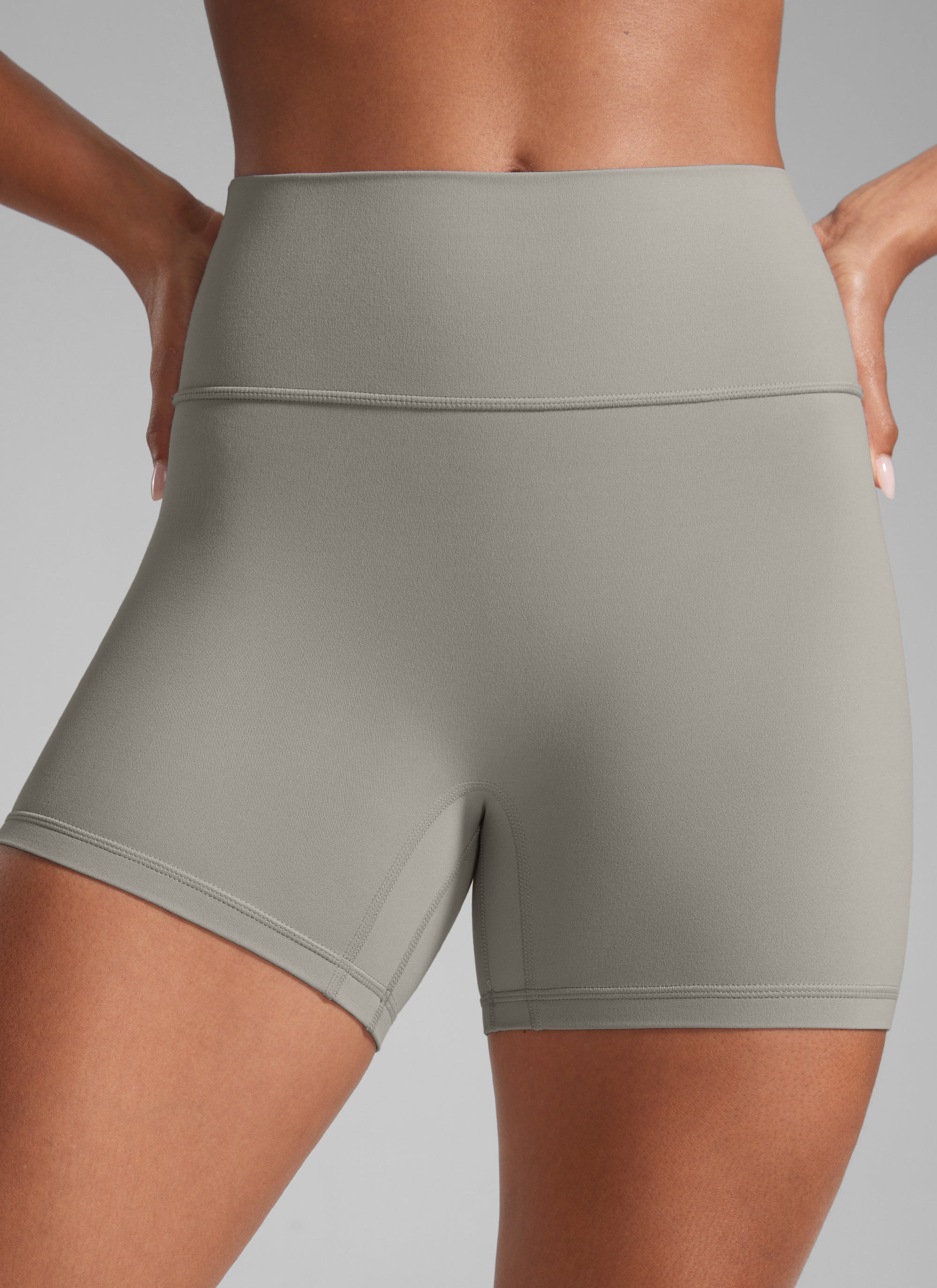 CRZ YOGA Celana Pendek Sepeda Olahraga Wanita " Butterlift " dengan Desain "Scrunch Butt" Warna Rocky Grey