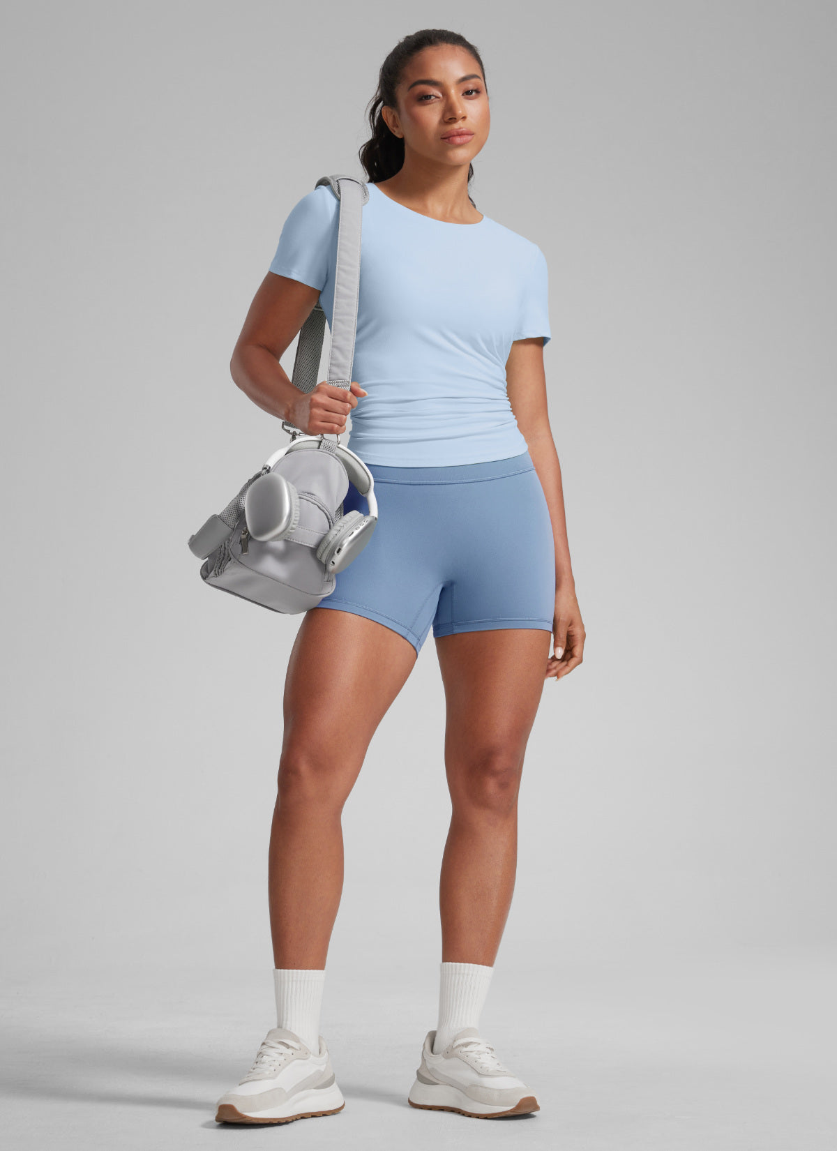 CRZ YOGA Celana Pendek Sepeda Olahraga Wanita " Butterlift " dengan Desain "Scrunch Butt" dari Denim Cuci
