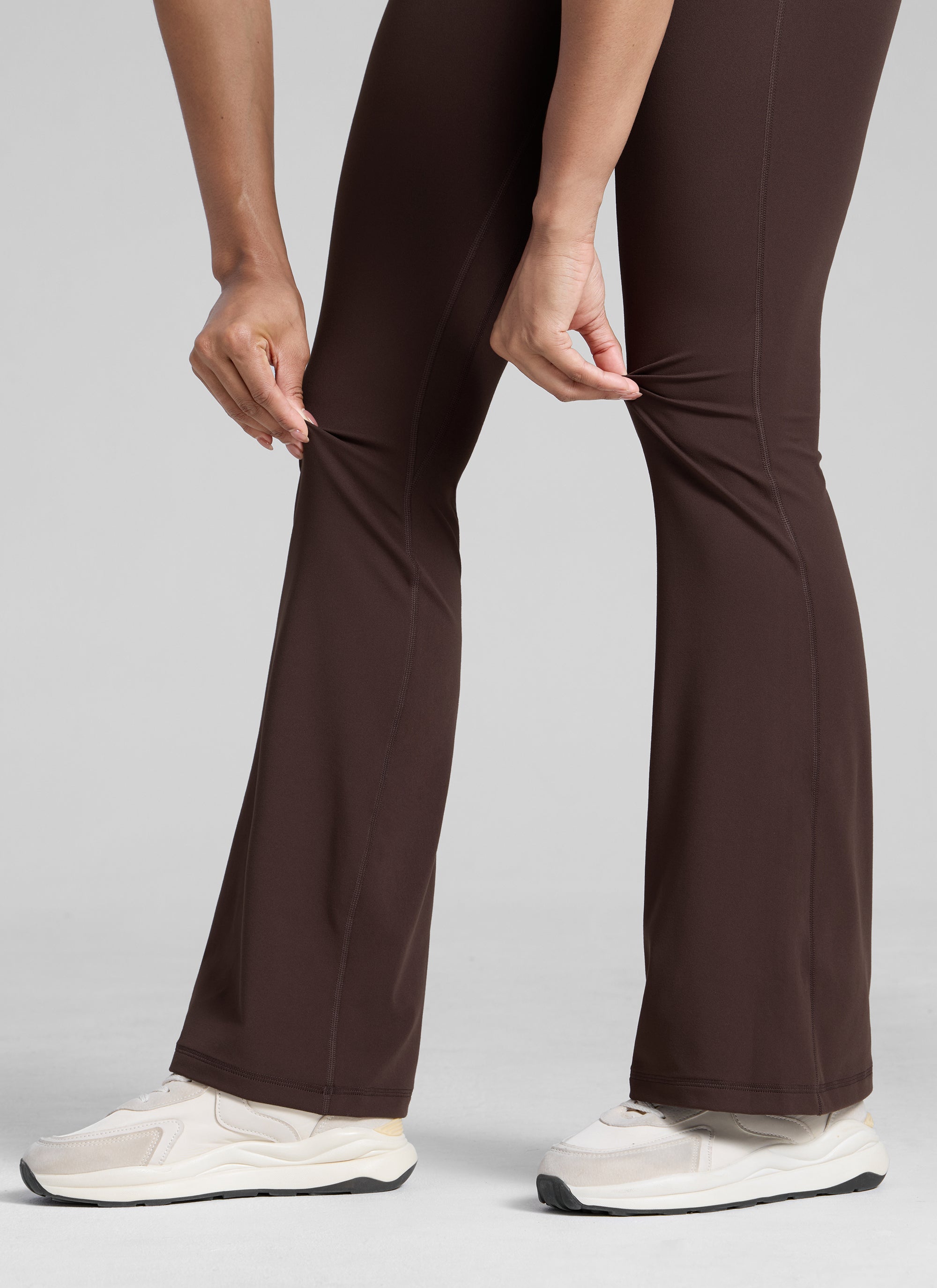 CRZ YOGA Legging Wanita dengan Desain " Butterlift " dan Bagian Belakang yang Dapat Dikerutkan serta Potongan Kaki Melebar 31