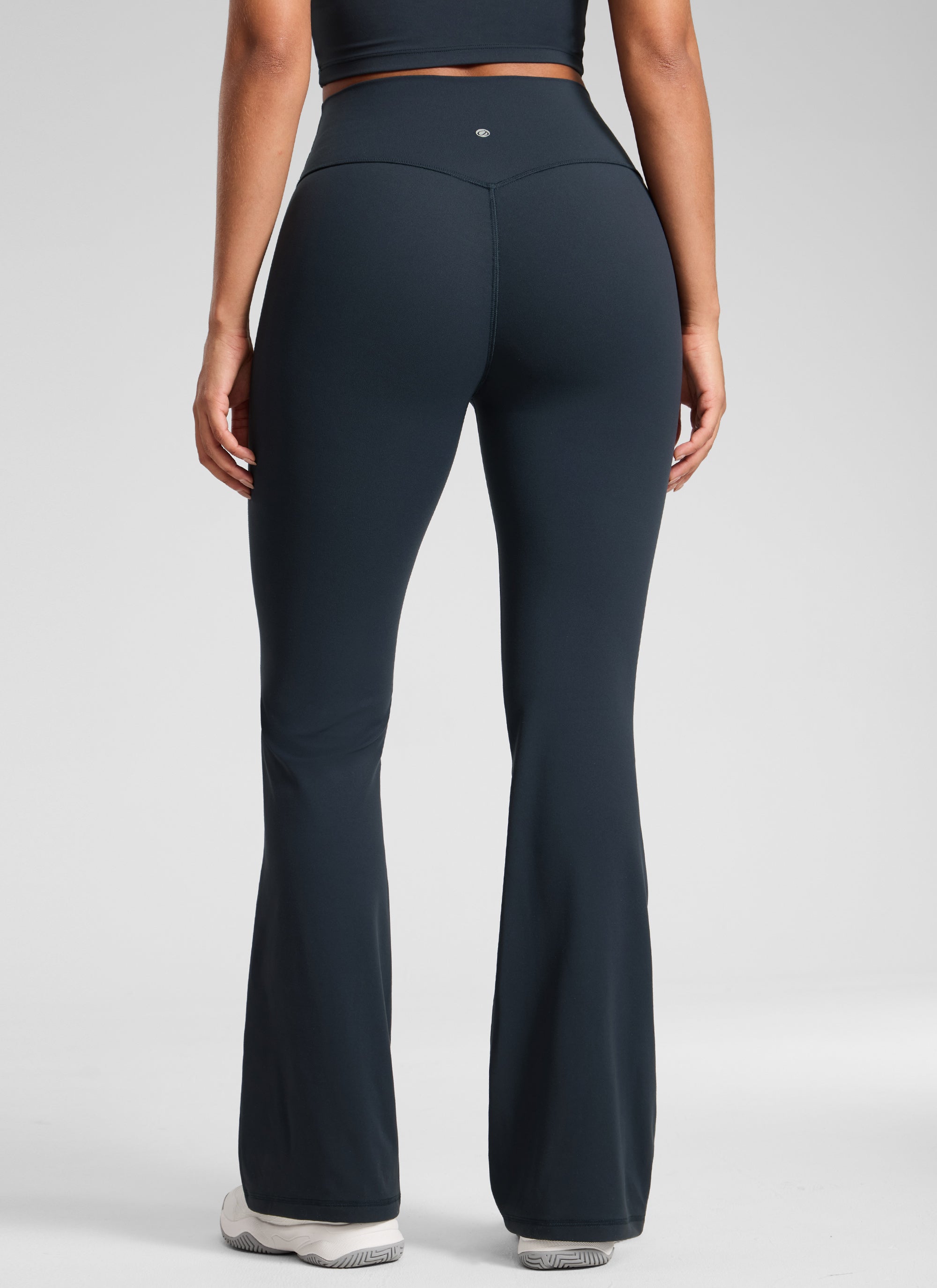 CRZ YOGA Legging Wanita dengan Desain " Butterlift " dan Bagian Belakang yang Dapat Dikerutkan serta Potongan Kaki Melebar 31