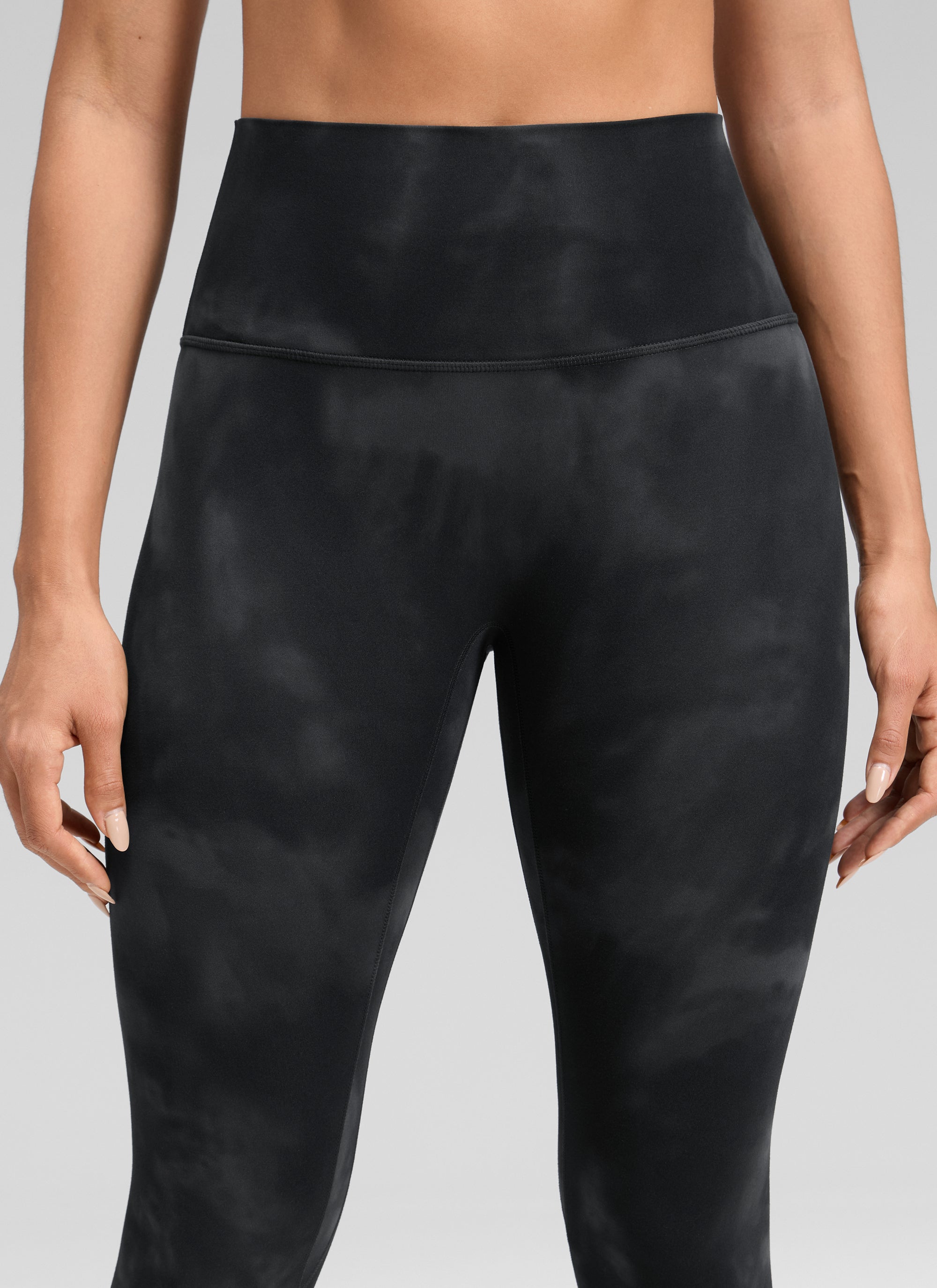 CRZ YOGA Legging Yoga Wanita Model " Butterluxe " dengan Pinggang Tinggi dan Tanpa Jahitan Depan, Panjang 25 inci, Warna Hitam dengan Motif Tie-Dye Bunga