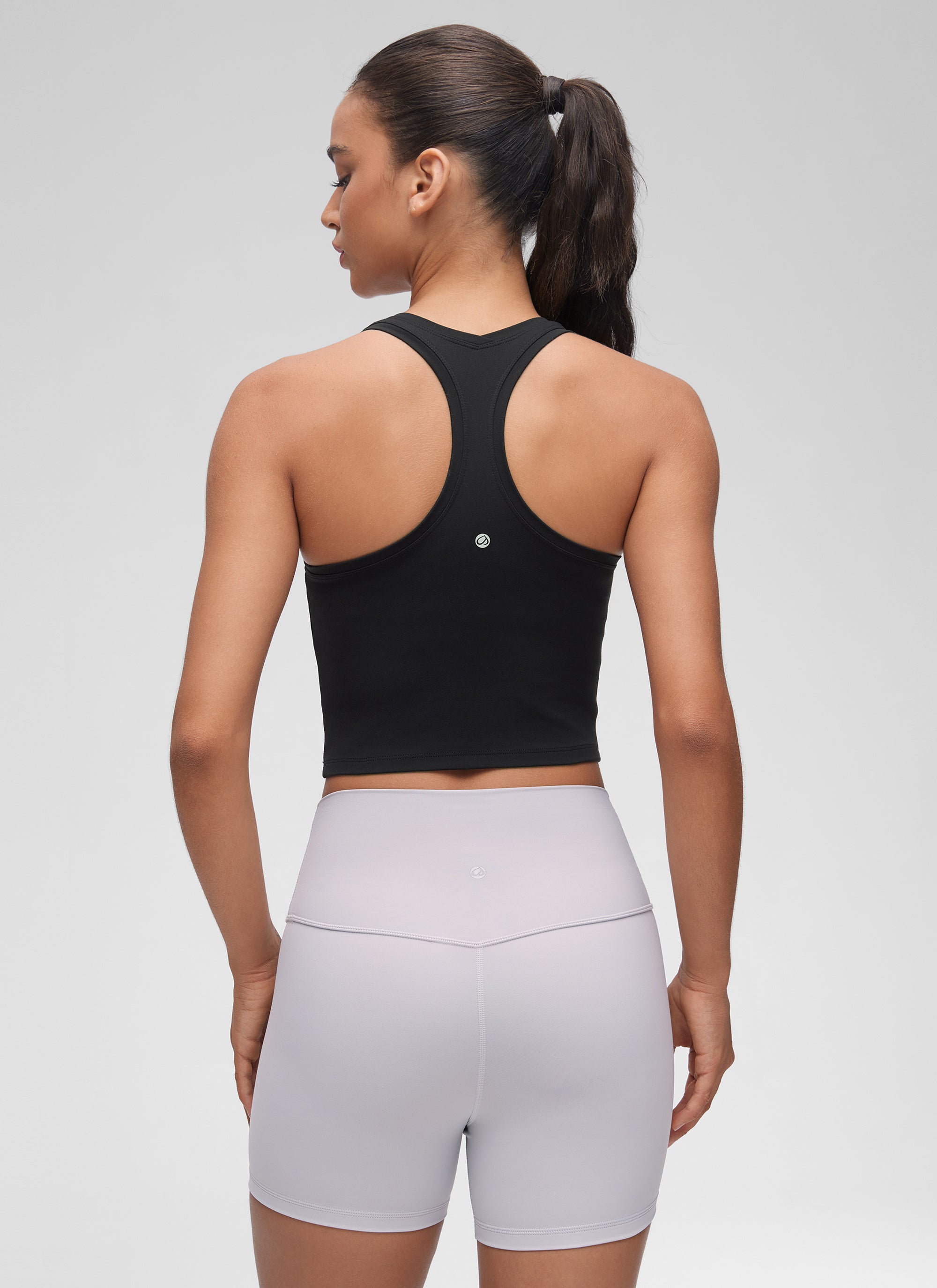 CRZ YOGA Kaos Tank Yoga Santai Pendek untuk Wanita dengan Leher Bulat dan Punggung Racerback, Motif " Butterluxe ", Warna Hitam