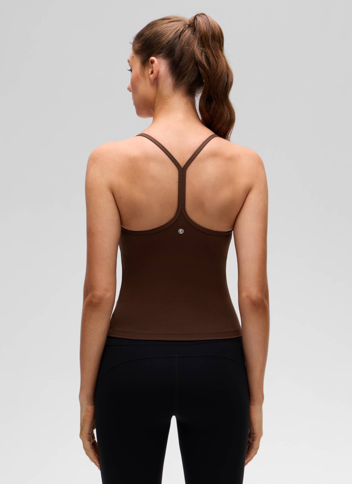 Butterluxe CRZ YOGA Kaos Tanktop Yoga Wanita Model Slim Fit dengan Bra Terintegrasi, Model Y Back, Warna Lava Brown