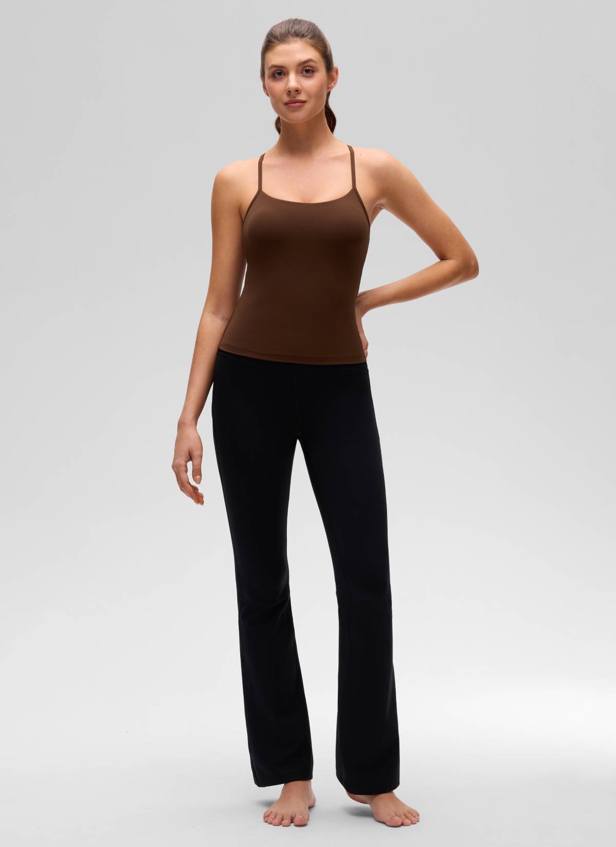 Butterluxe CRZ YOGA Kaos Tanktop Yoga Wanita Model Slim Fit dengan Bra Terintegrasi, Model Y Back, Warna Lava Brown
