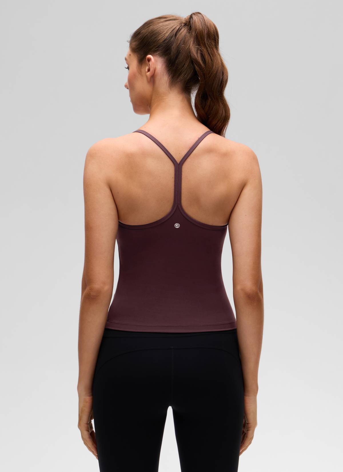 Butterluxe CRZ YOGA Kaos Tanktop Yoga Wanita Model Slim Fit dengan Bra Terintegrasi, Desain Punggung Y, Warna Ripe Plum