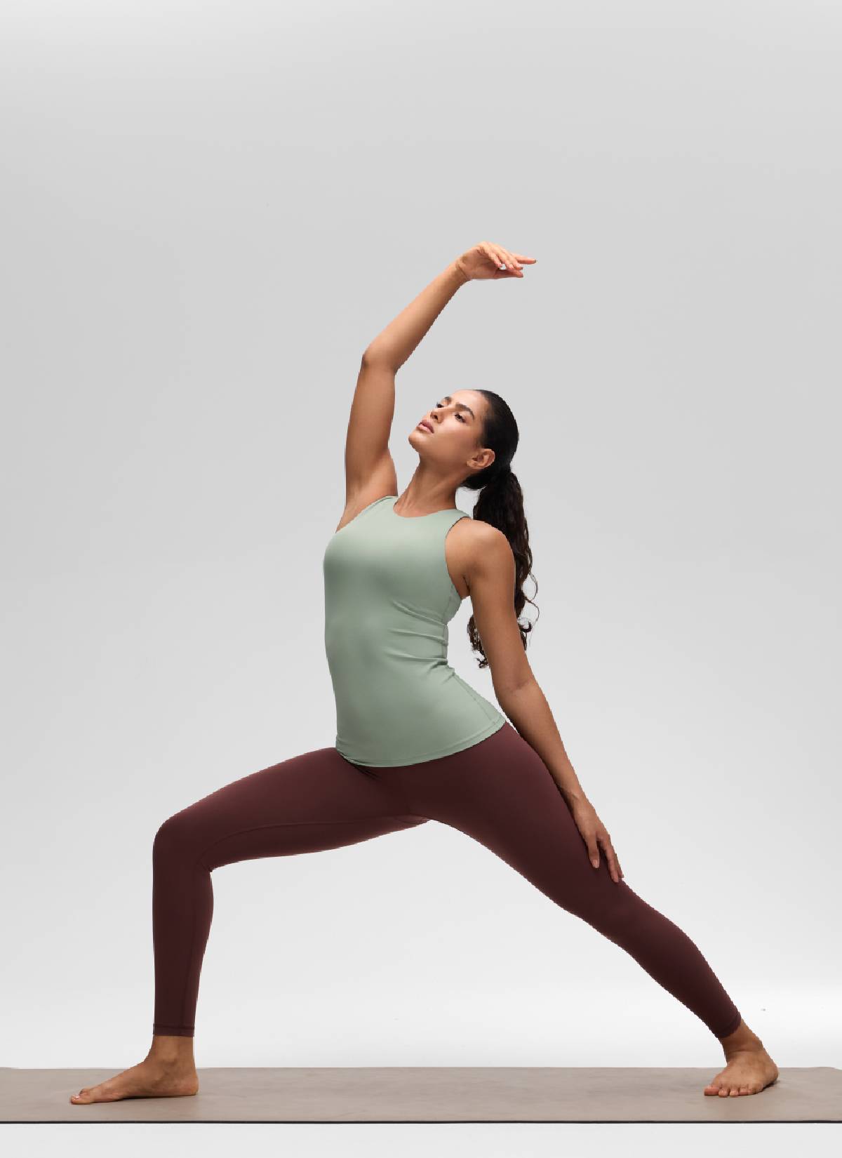 CRZ YOGA Atasan Yoga Wanita Model Slim Fit, Tank Top Racerback dengan Leher Tinggi, Motif Daun Palem Hijau, " Butterluxe "