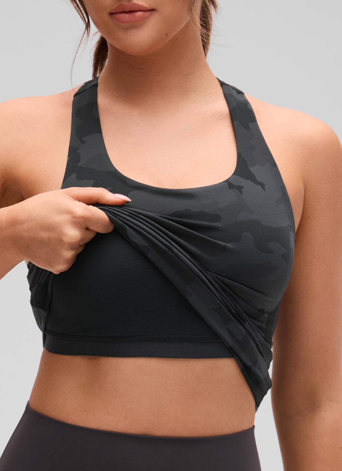 CRZ YOGA Atasan Yoga Wanita Model Ketat Butterluxe Tank Top dengan Bra Terintegrasi, Motif Kamuflase Abu-abu Tua 2