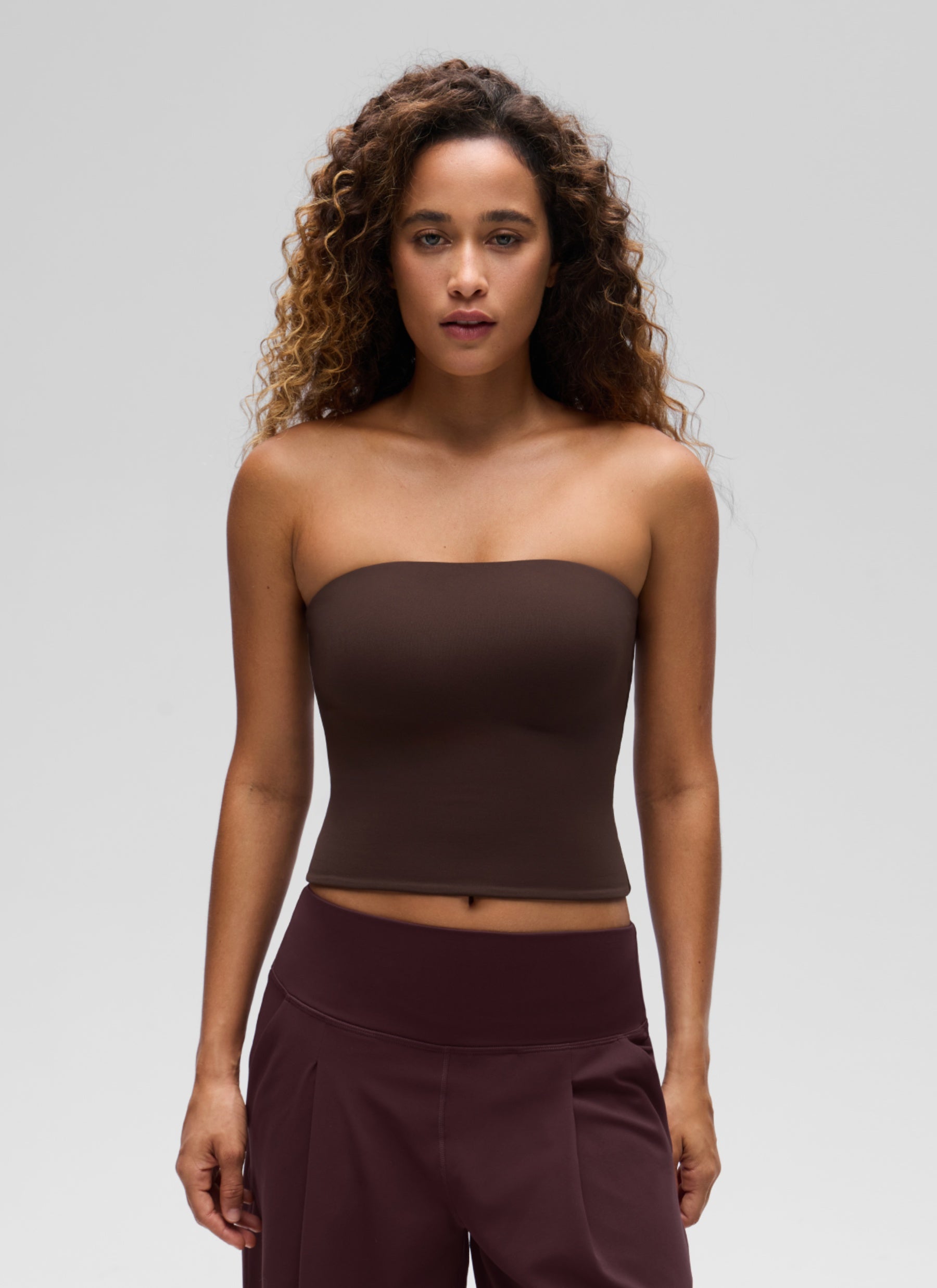 CRZ YOGA Atasan Wanita Kasual dengan Potongan Ketat Tanpa Tali ( Butterluxe ) Warna Cokelat Hot Fudge