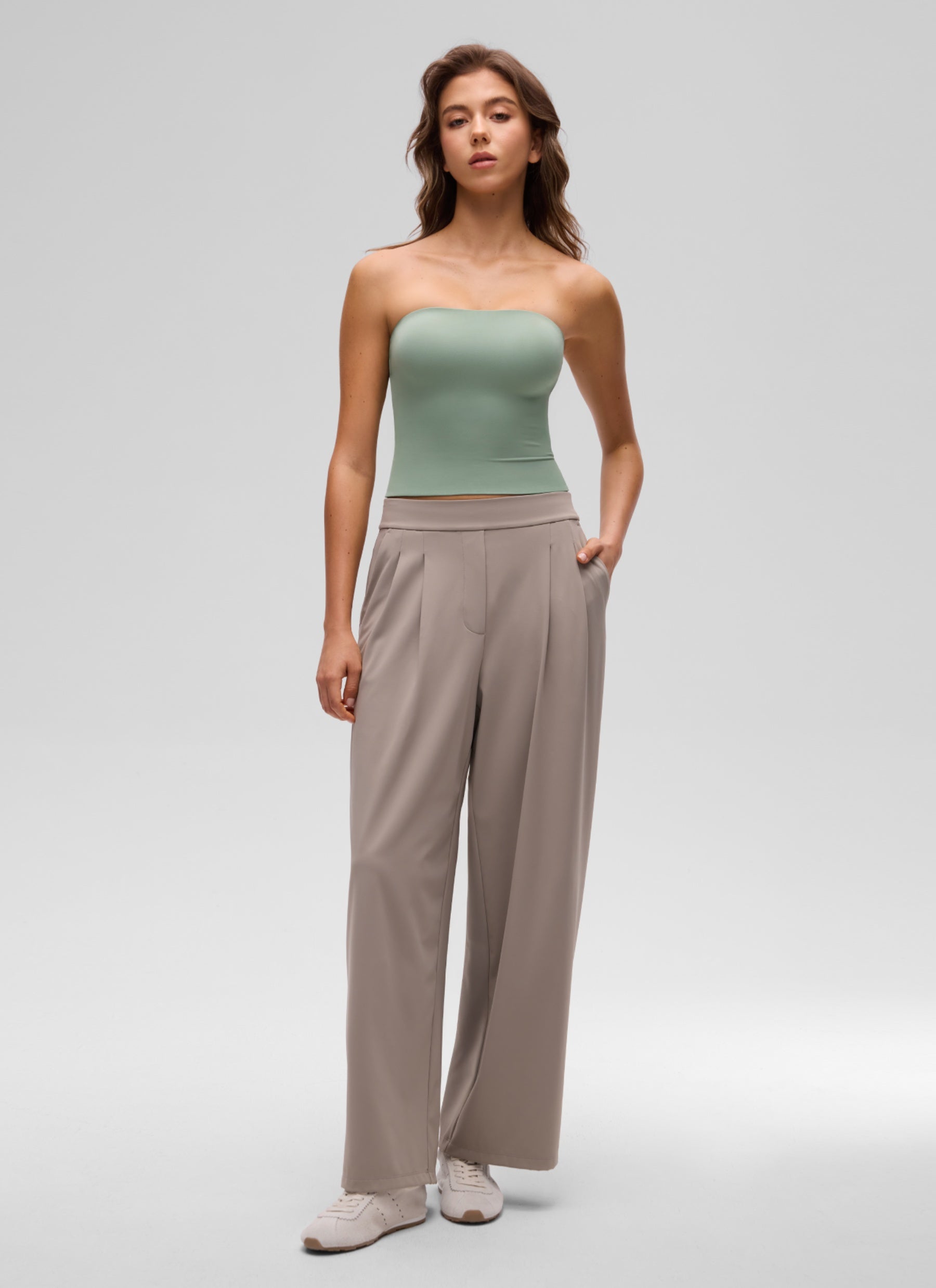 CRZ YOGA Atasan Wanita Santai dengan Potongan Ketat Tanpa Tali ( Butterluxe ) Warna Hijau Palm Court