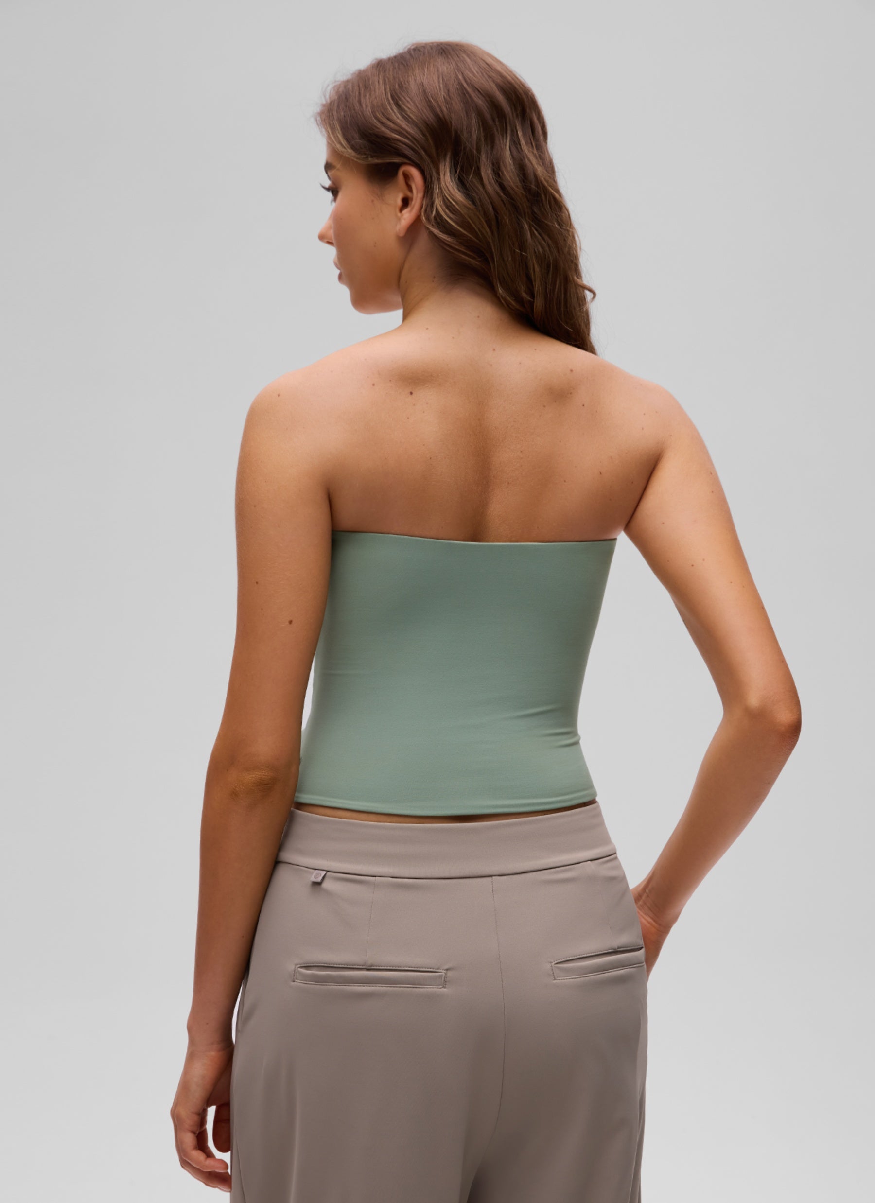CRZ YOGA Atasan Wanita Santai dengan Potongan Ketat Tanpa Tali ( Butterluxe ) Warna Hijau Palm Court