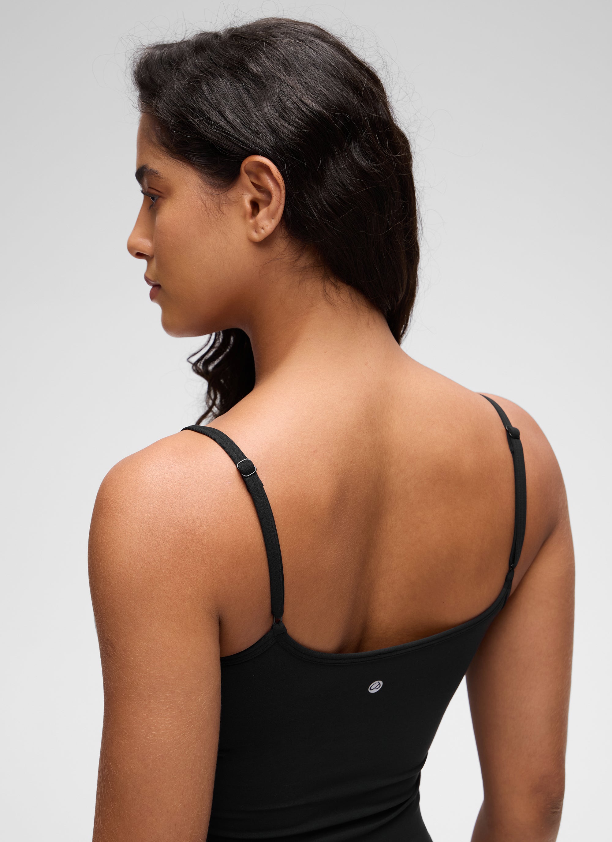 CRZ YOGA Kaos Tanktop Wanita dengan Leher Bulat dan Punggung Berbentuk U, Lapisan Ganda, Model Kasual " Butterluxe ", Warna Hitam