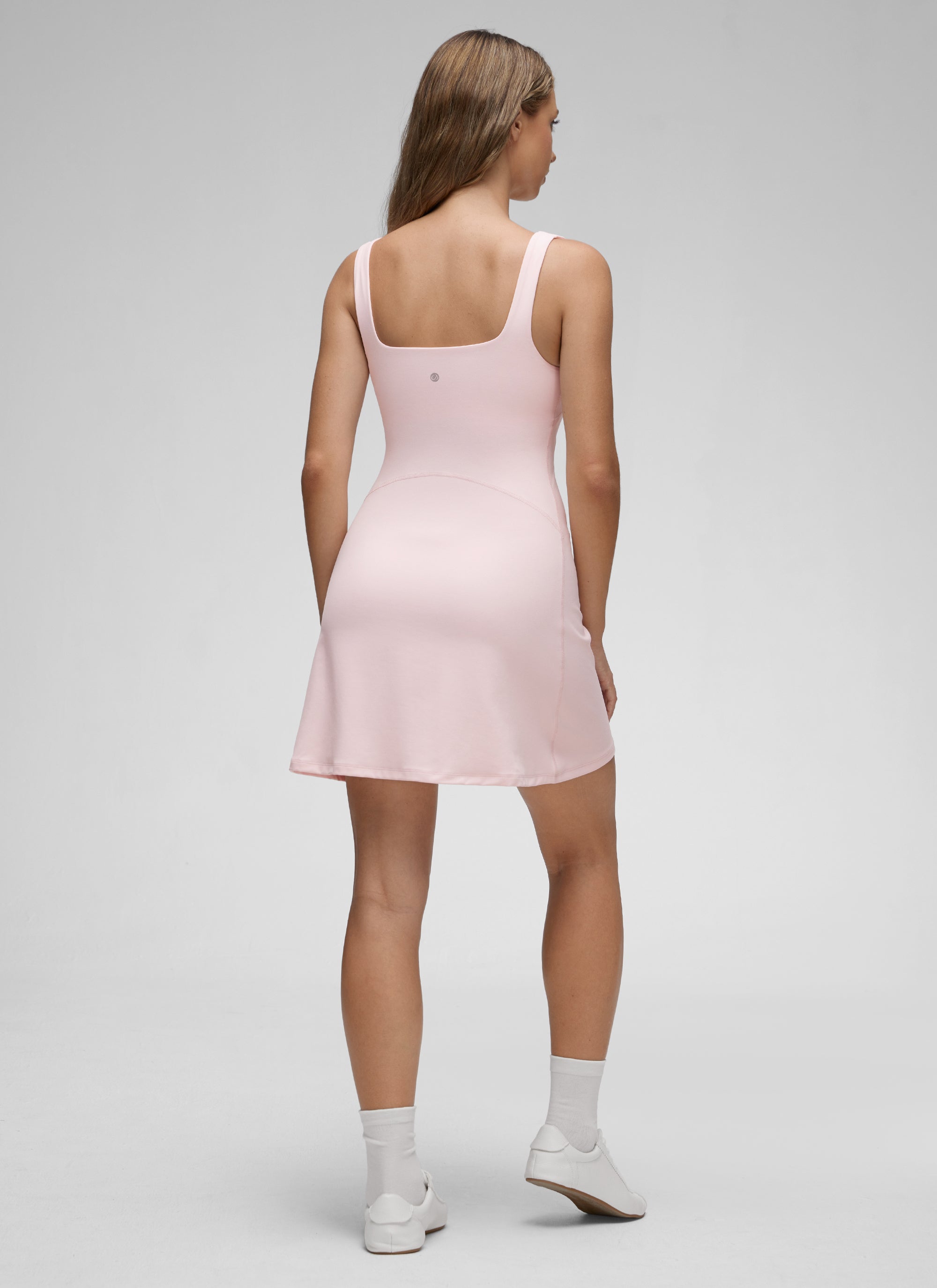 CRZ YOGA Gaun Tenis Wanita dengan Bra Terintegrasi, Leher Persegi, Model " Butterluxe ", Siluet A-line, Warna Strawberry Pink