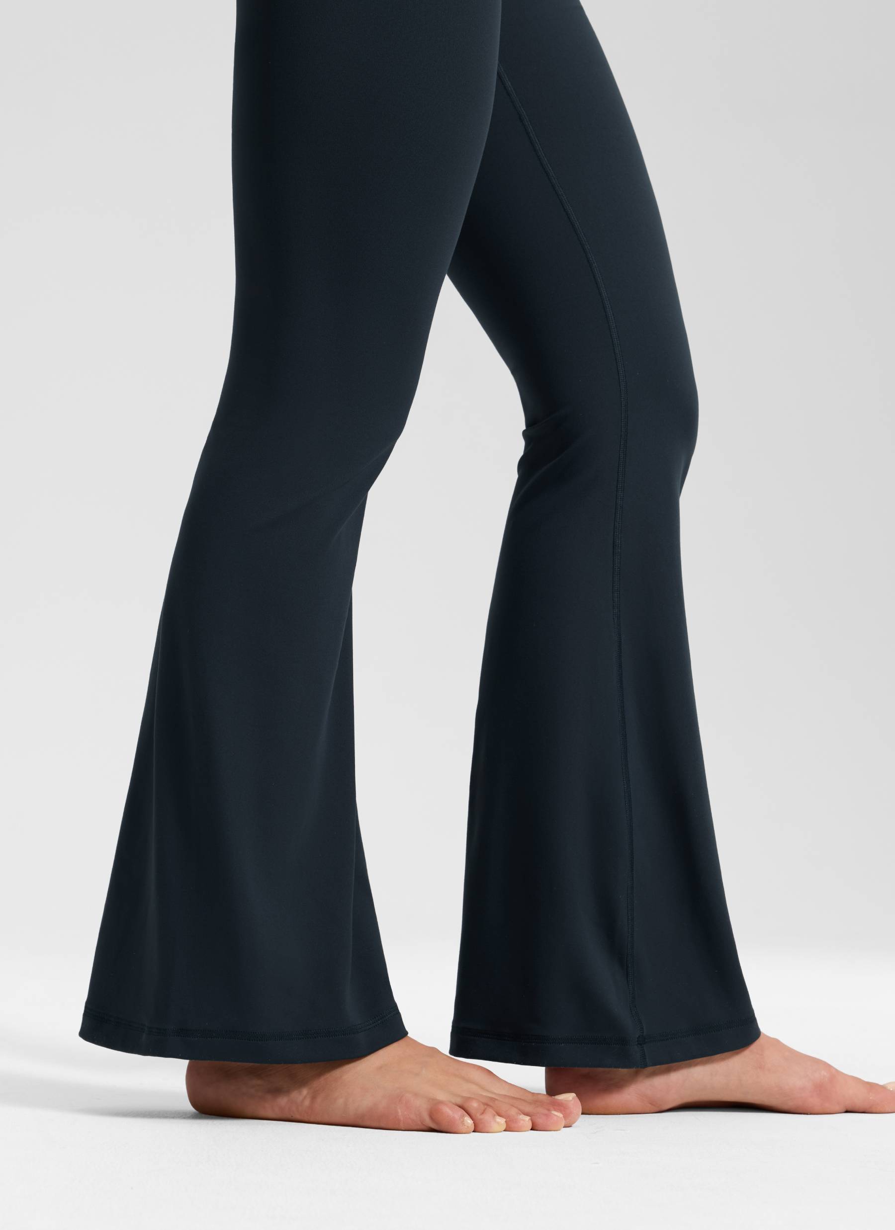 CRZ YOGA Legging Wanita dengan Motif " Butterluxe " V-Crossover, Pinggang Tinggi, dan Potongan Melebar 31