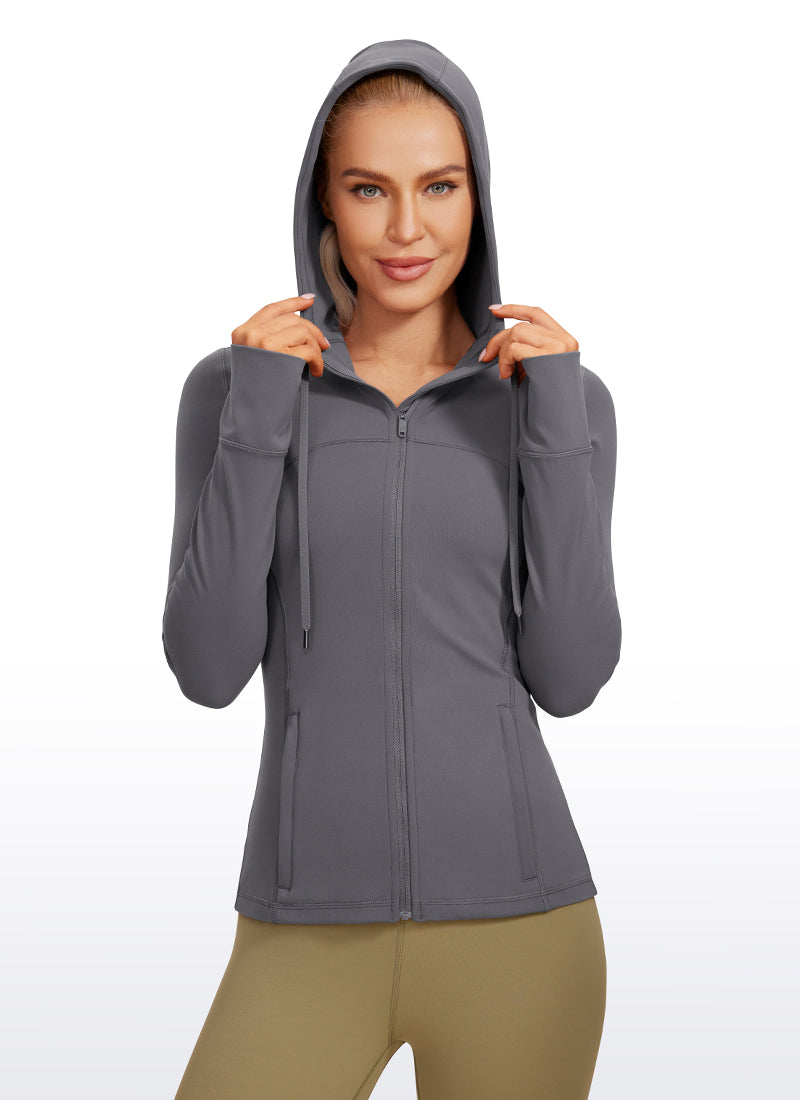 CRZ YOGA Hoodie Wanita dengan Ritsleting Penuh, Potongan Slim Fit, Saku, dan Motif " Butterluxe ", Warna Dark Carbon