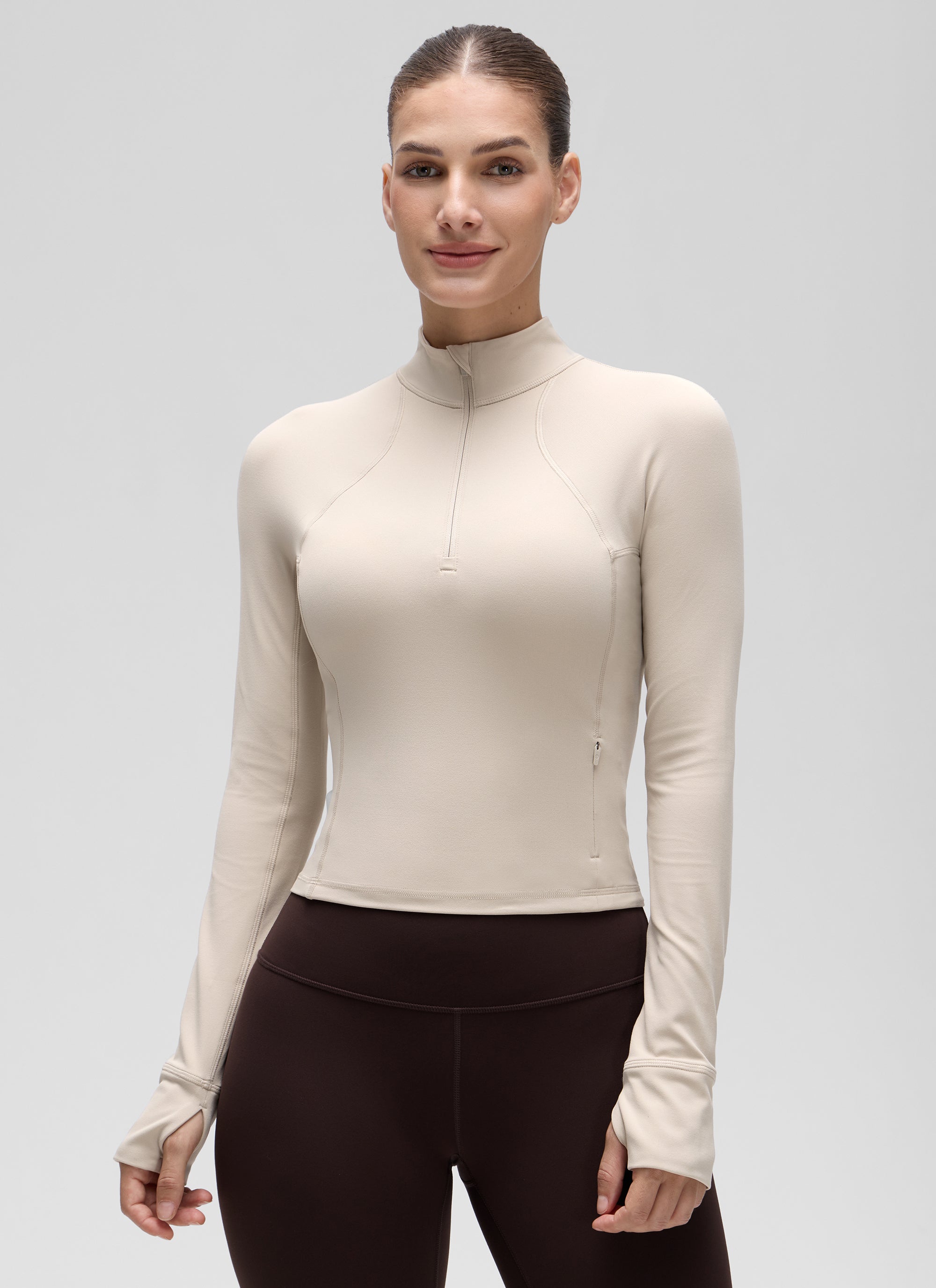 CRZ YOGA Atasan Yoga Wanita Model Slim Fit " Butterluxe " Lengan Panjang dengan Ritsleting Setengah, Warna Mojave Tan