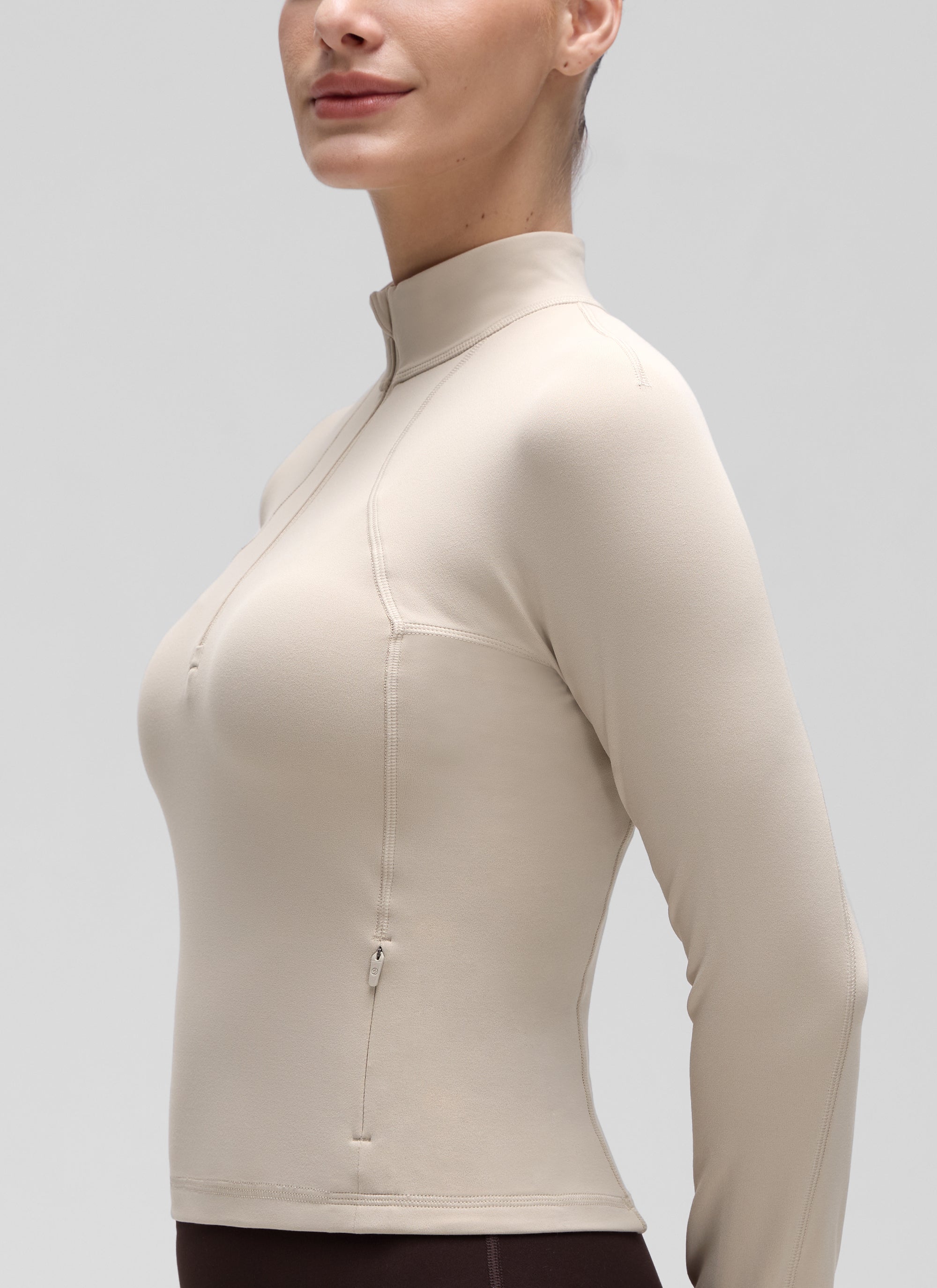 CRZ YOGA Atasan Yoga Wanita Model Slim Fit " Butterluxe " Lengan Panjang dengan Ritsleting Setengah, Warna Mojave Tan
