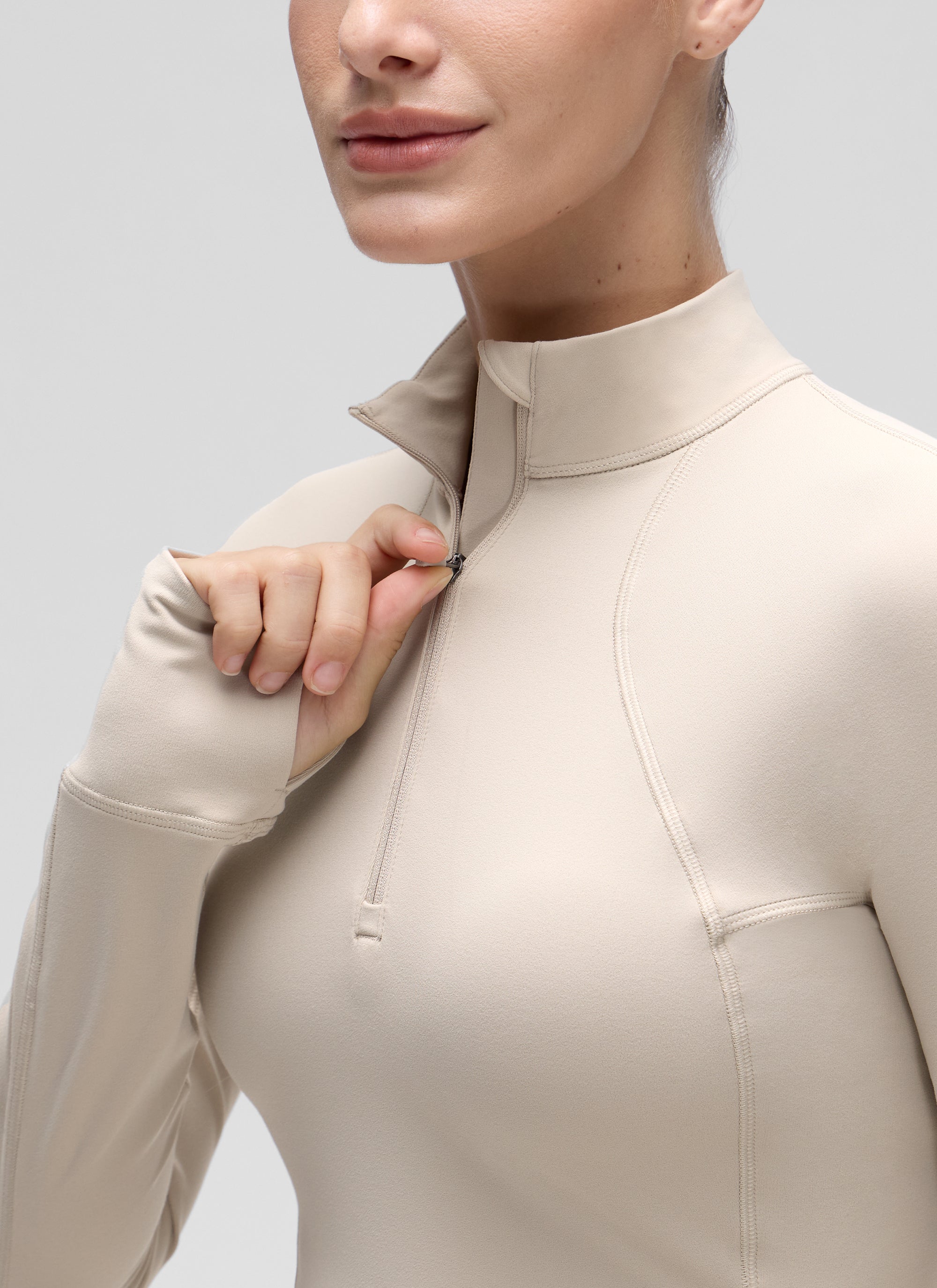 CRZ YOGA Atasan Yoga Wanita Model Slim Fit " Butterluxe " Lengan Panjang dengan Ritsleting Setengah, Warna Mojave Tan