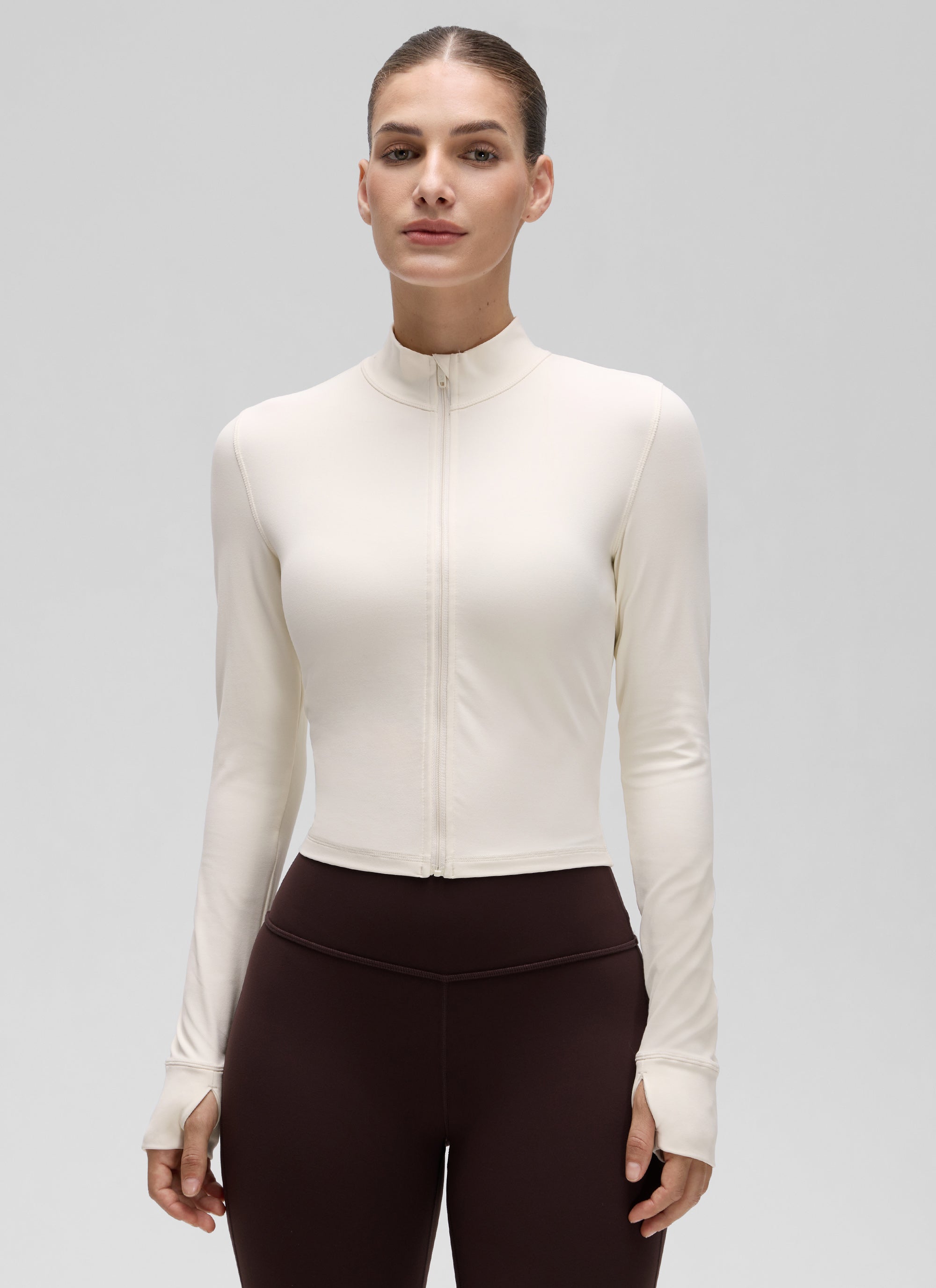 CRZ YOGA Jaket Luar Pendek Wanita dengan Ritsleting Penuh " Butterluxe " Warna Putih dan Aprikot