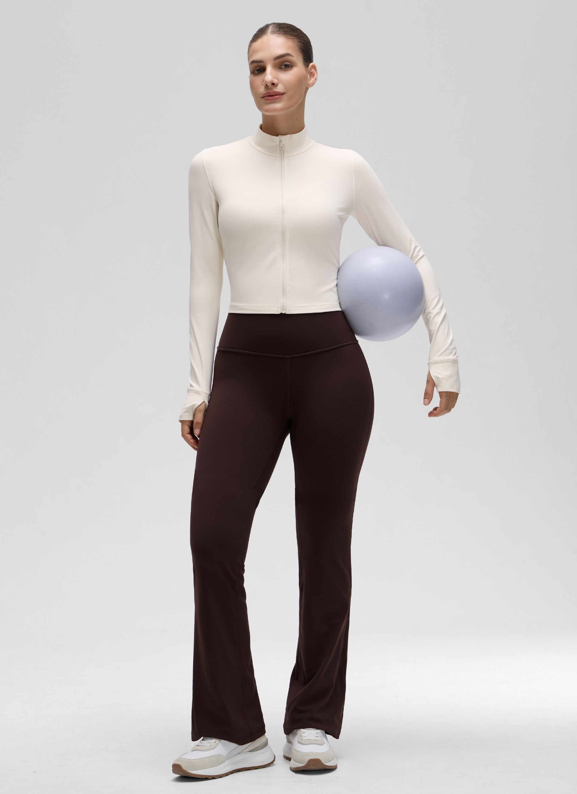 CRZ YOGA Jaket Luar Pendek Wanita dengan Ritsleting Penuh " Butterluxe " Warna Putih dan Aprikot