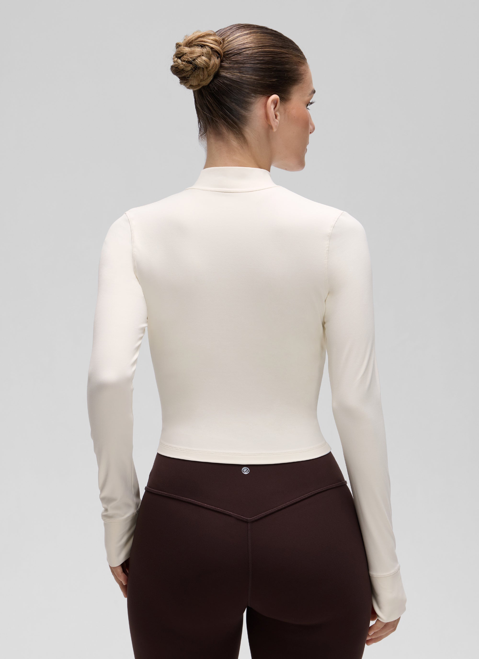 CRZ YOGA Jaket Luar Pendek Wanita dengan Ritsleting Penuh " Butterluxe " Warna Putih dan Aprikot